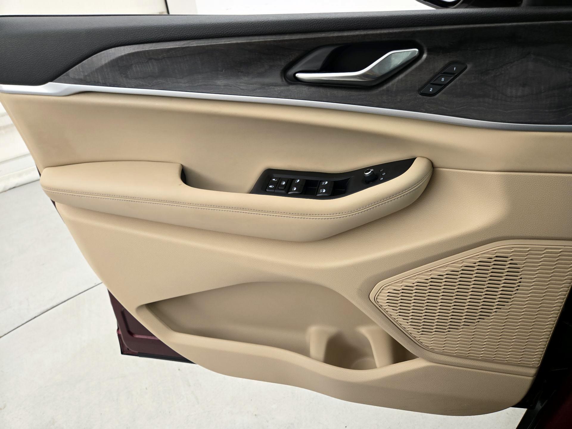 Thumbnail: 2025 Jeep Grand Cherokee - 12