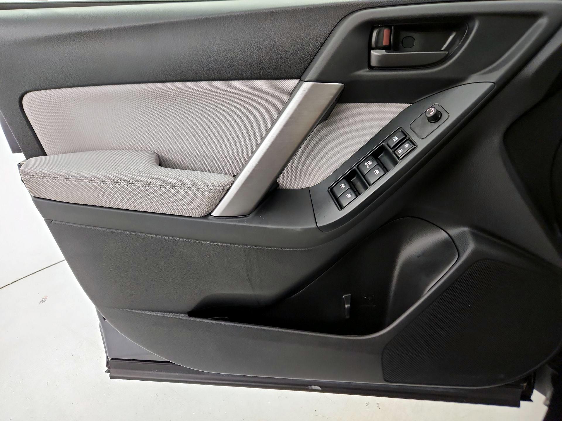 Thumbnail: 2015 Subaru Forester - 12