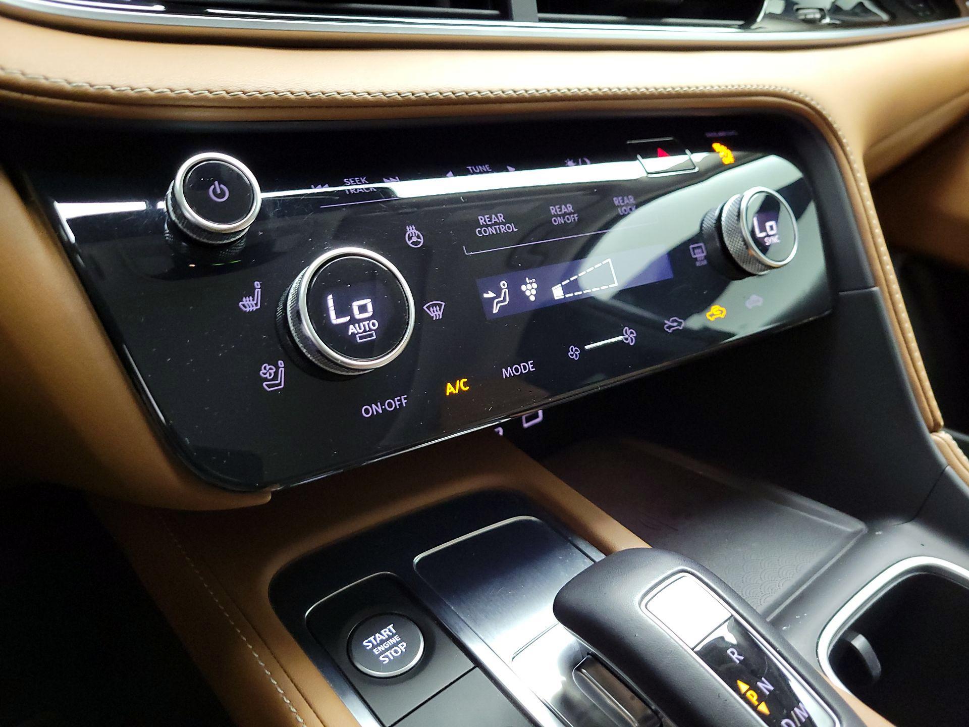 Thumbnail: 2023 INFINITI QX60 - 16