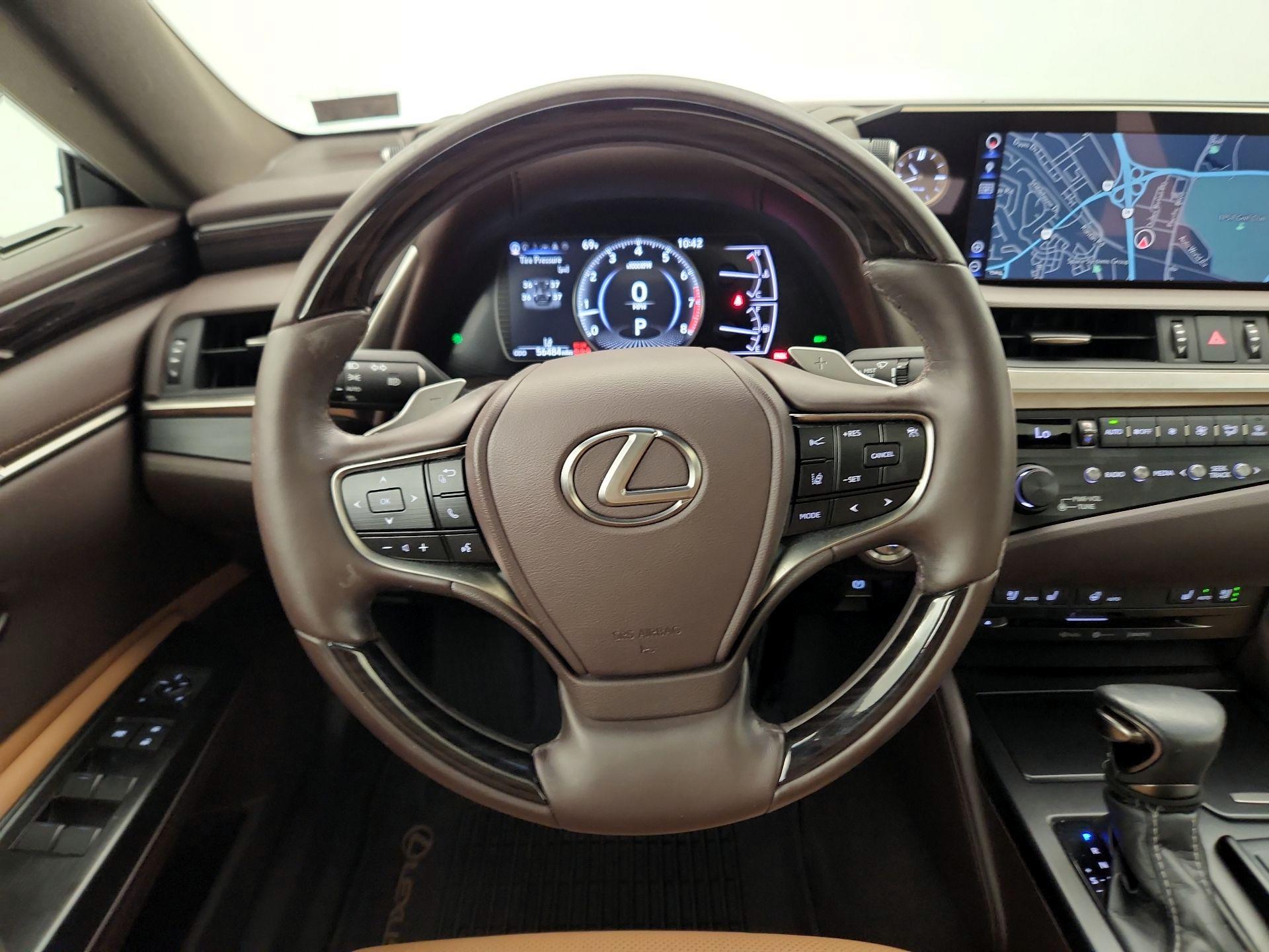 Thumbnail: 2019 Lexus ES - 10