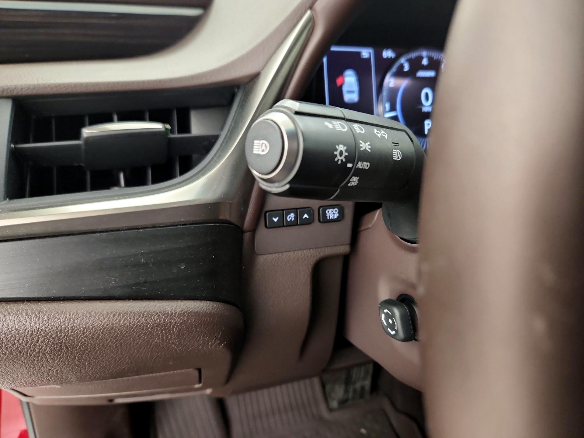 Thumbnail: 2019 Lexus ES - 13