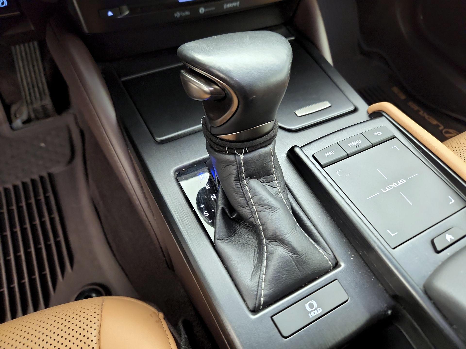 Thumbnail: 2019 Lexus ES - 18