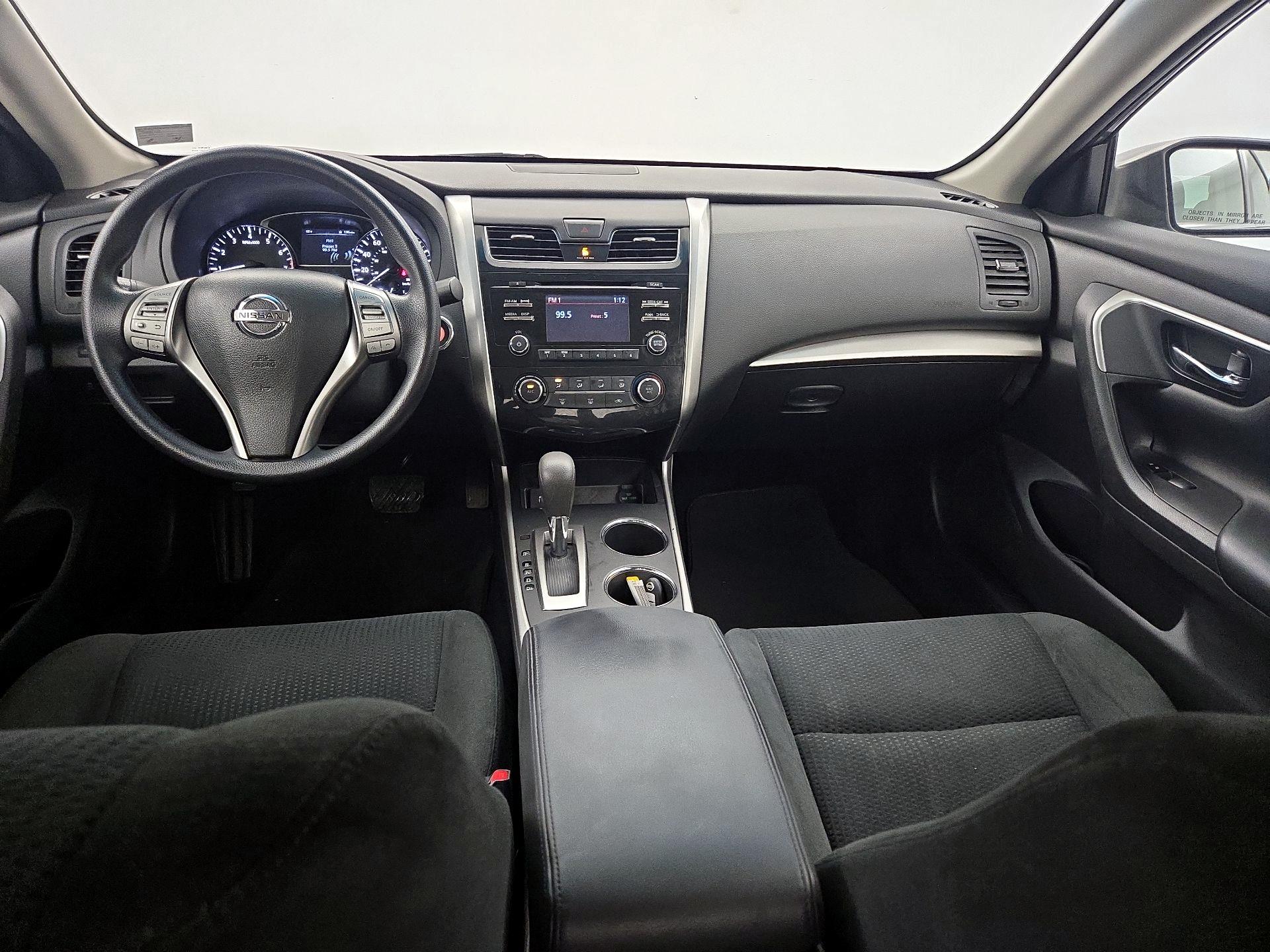 Thumbnail: 2015 Nissan Altima - 9