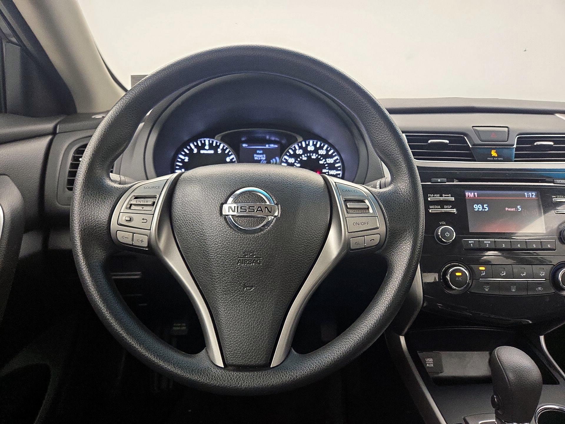 Thumbnail: 2015 Nissan Altima - 10