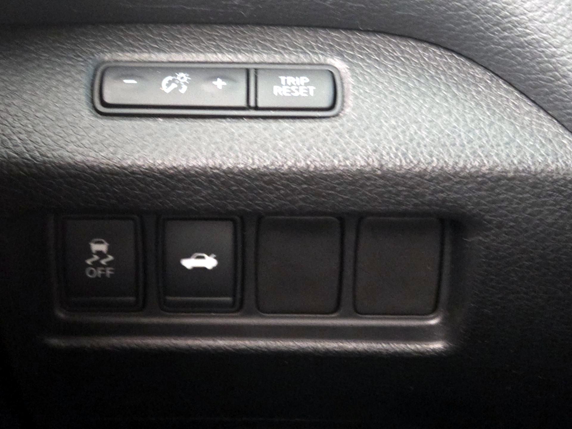 Thumbnail: 2015 Nissan Altima - 13