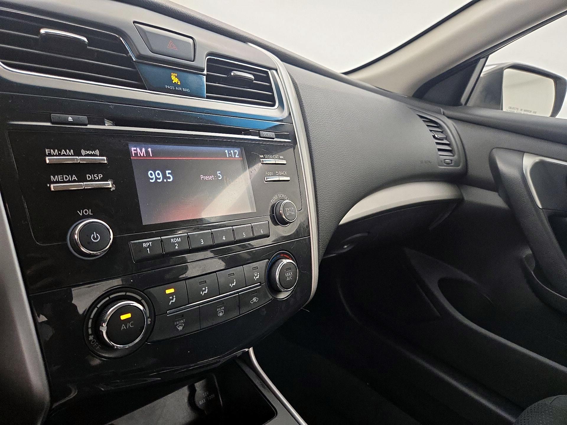 Thumbnail: 2015 Nissan Altima - 15