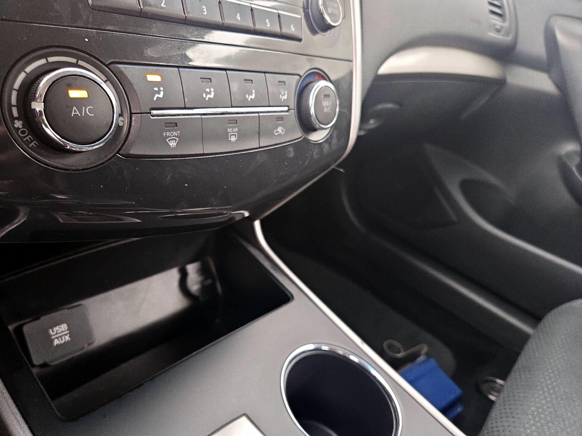 Thumbnail: 2015 Nissan Altima - 16