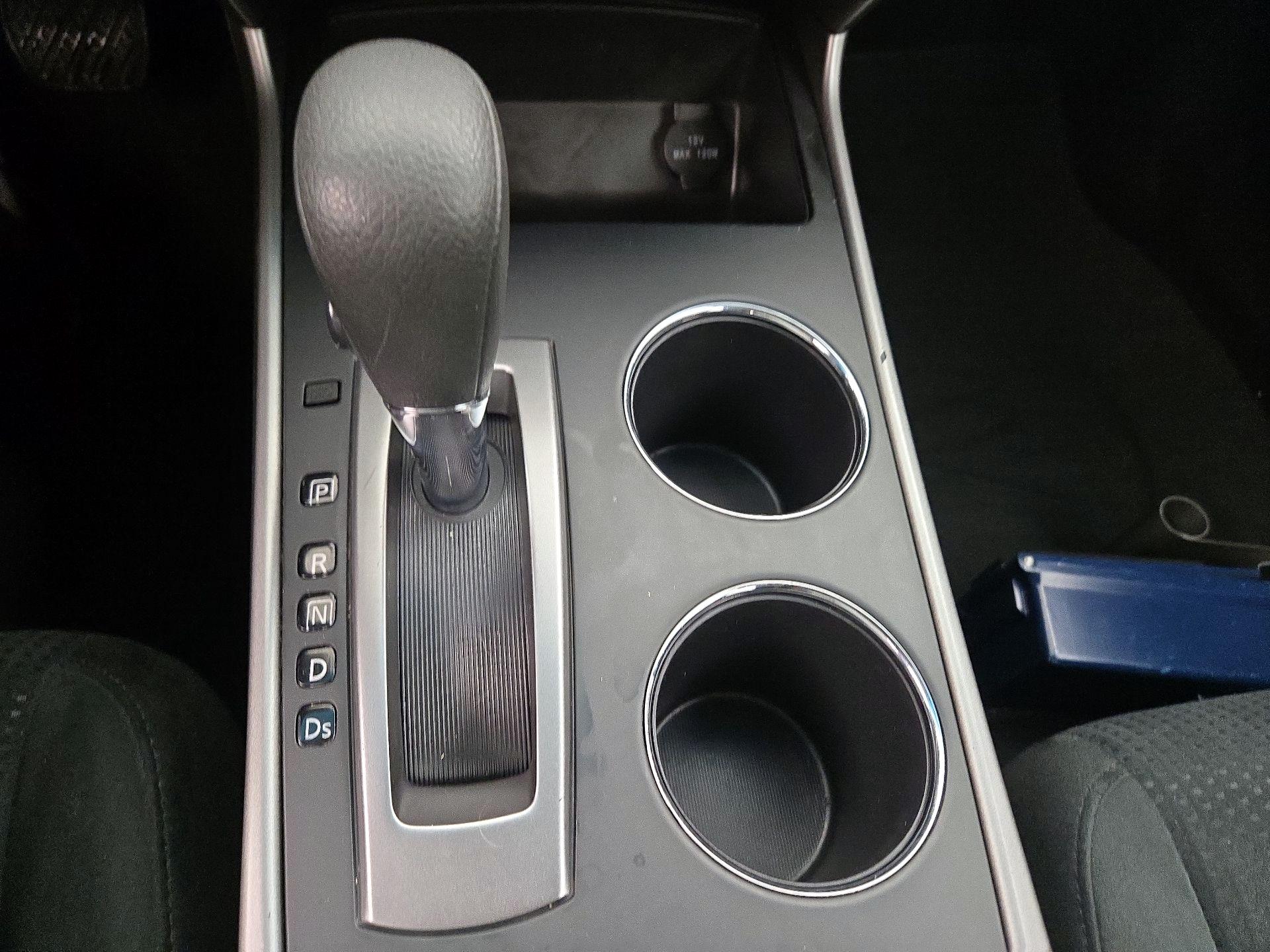Thumbnail: 2015 Nissan Altima - 17