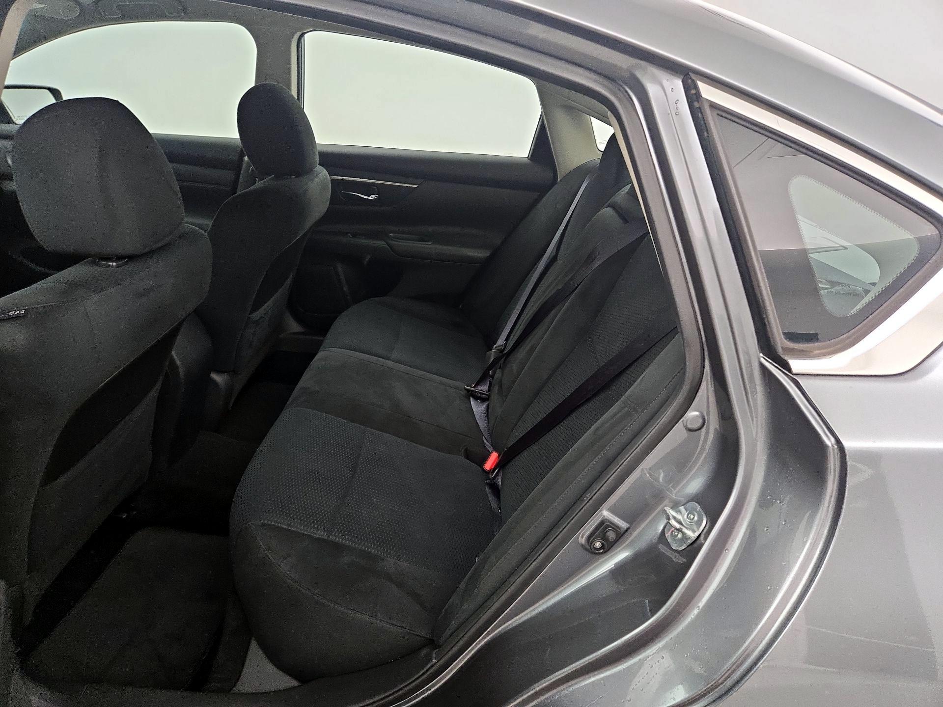 Thumbnail: 2015 Nissan Altima - 19