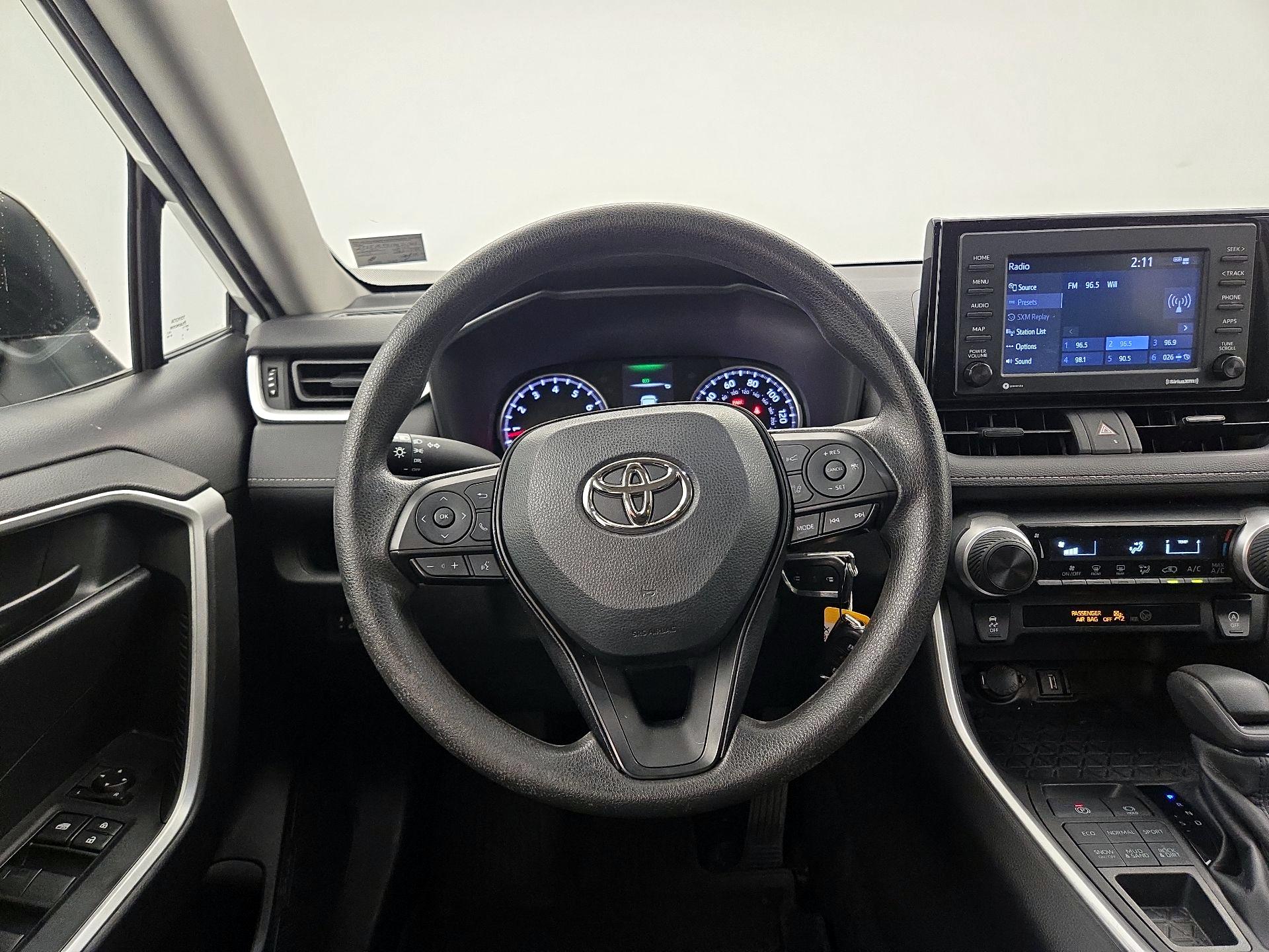 Thumbnail: 2022 Toyota RAV4 - 10