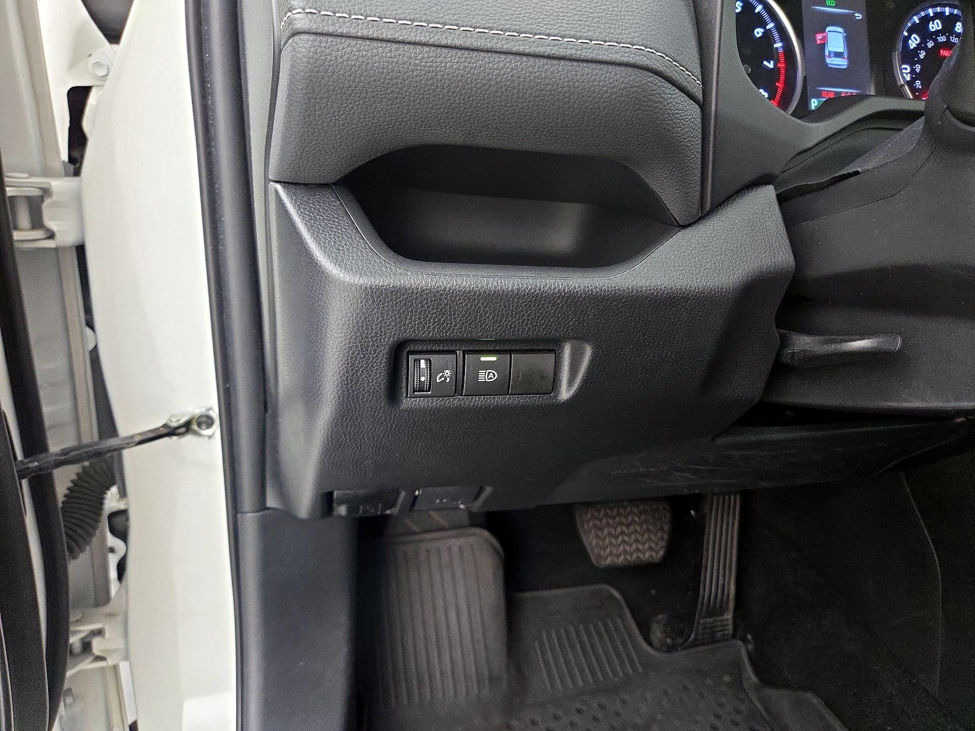 Thumbnail: 2022 Toyota RAV4 - 13