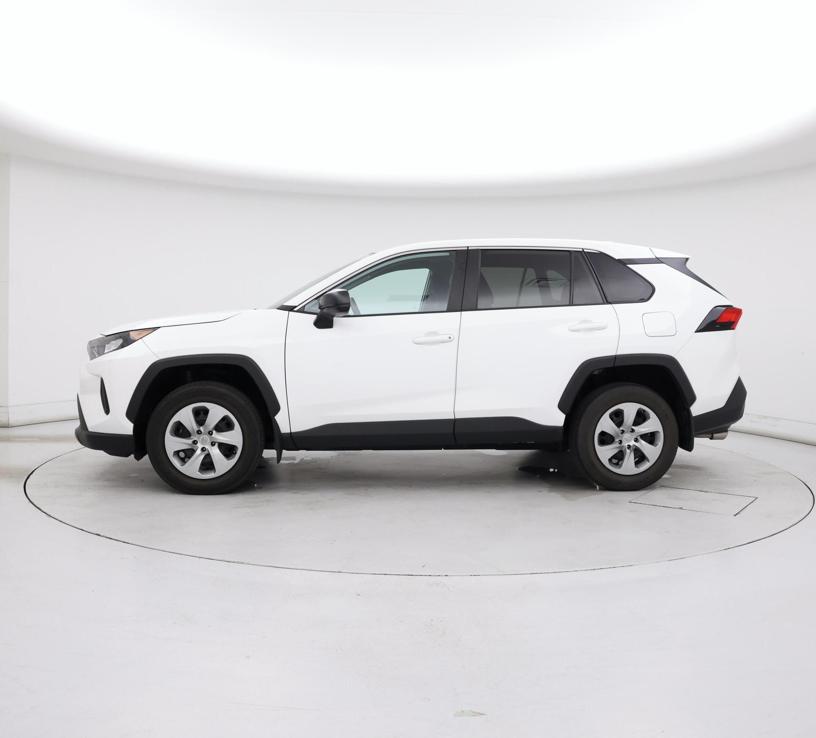 Thumbnail: 2022 Toyota RAV4 - 3
