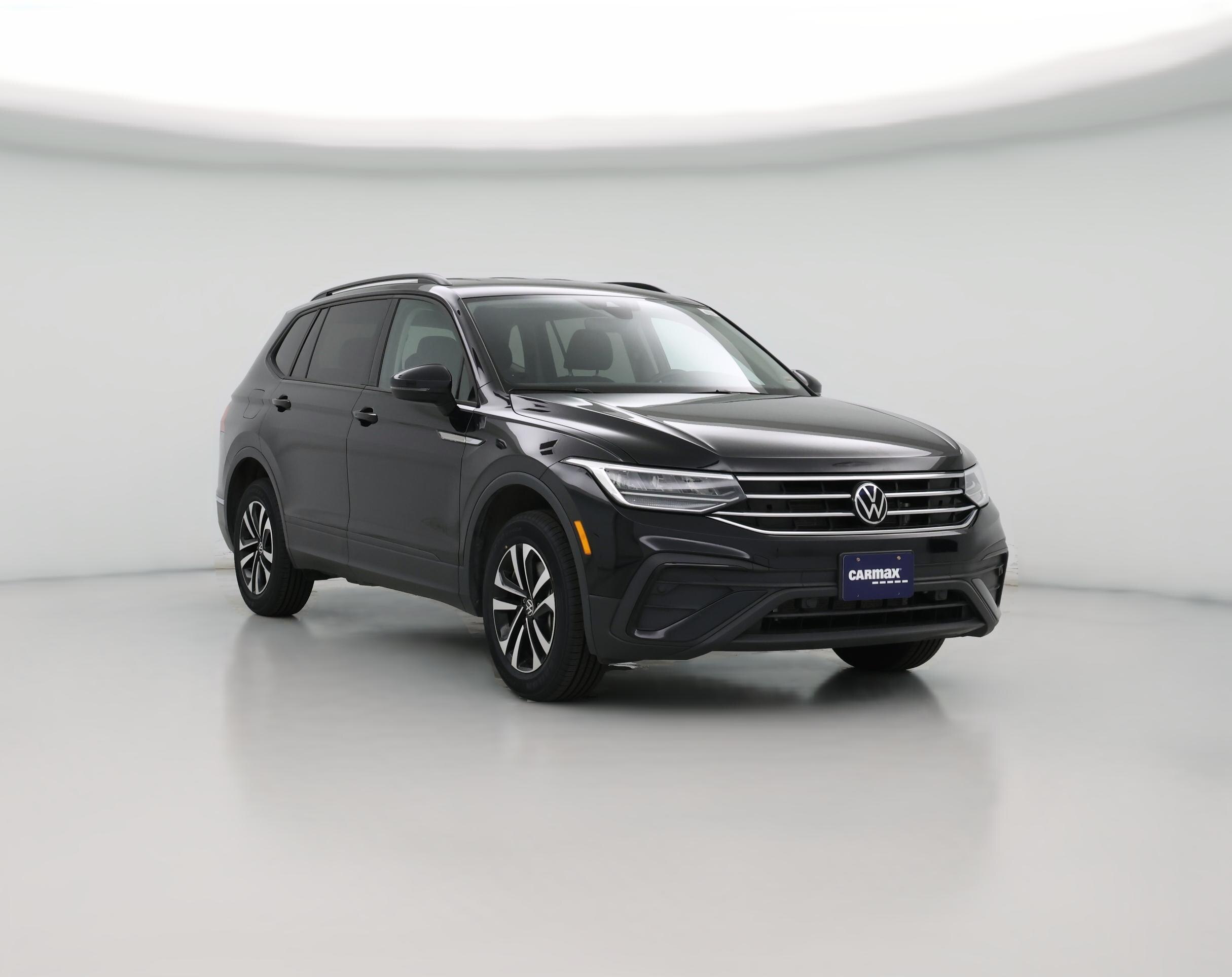 Thumbnail: 2023 Volkswagen Tiguan - 1