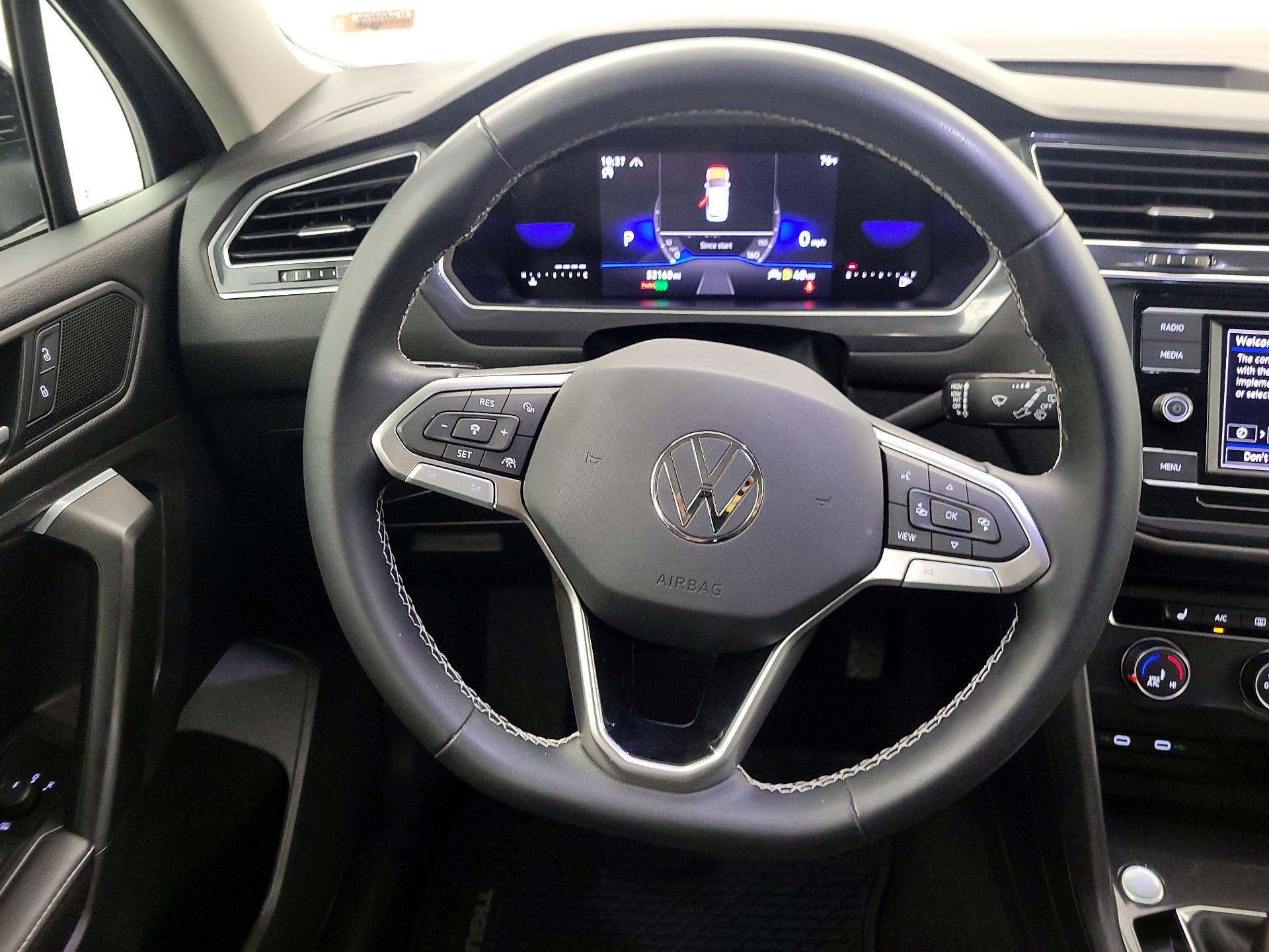 Thumbnail: 2023 Volkswagen Tiguan - 10