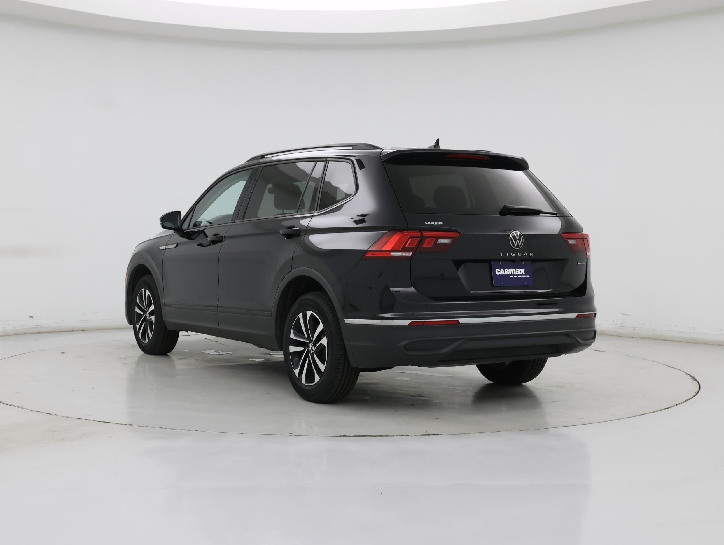 Thumbnail: 2023 Volkswagen Tiguan - 2