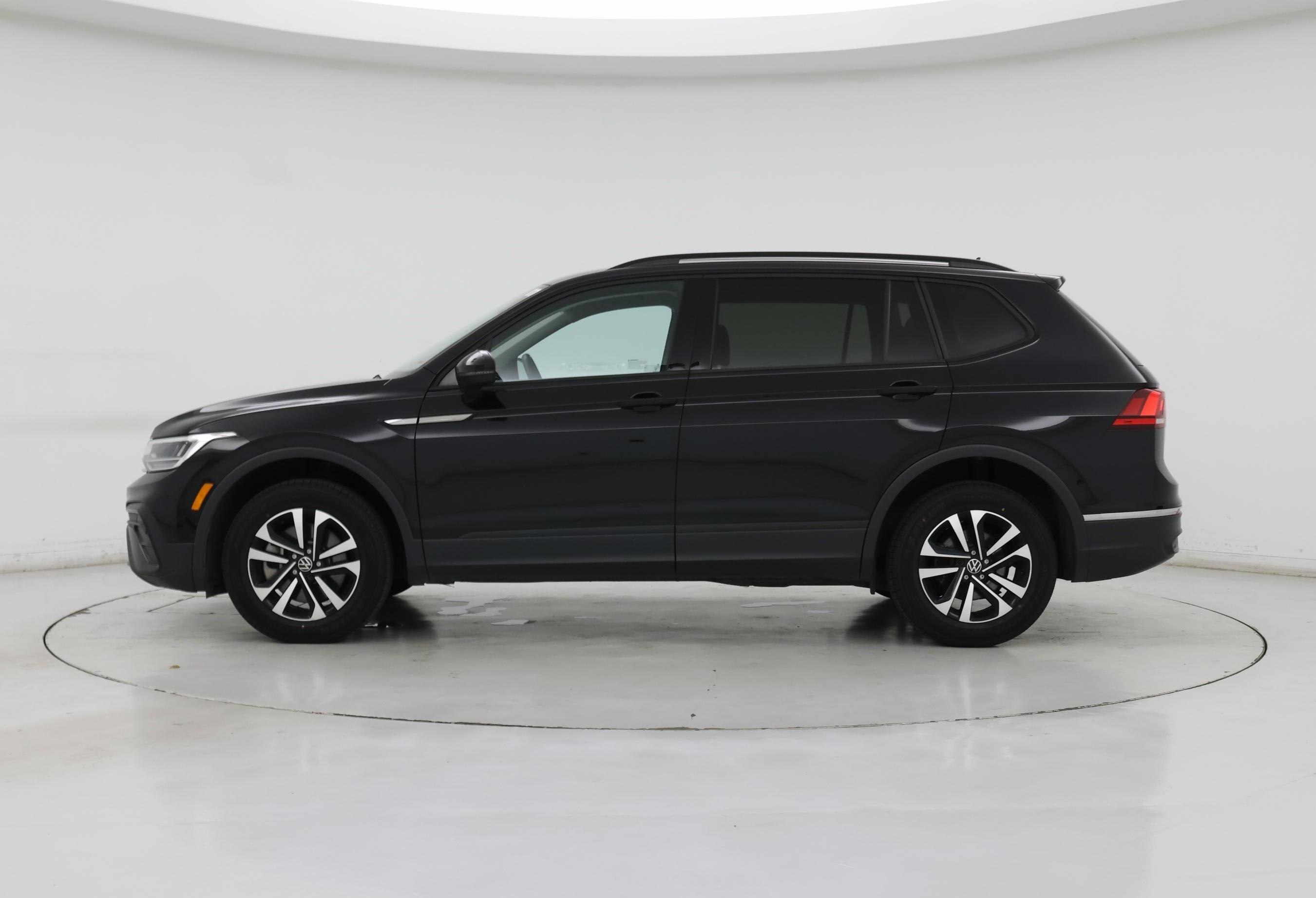 Thumbnail: 2023 Volkswagen Tiguan - 3