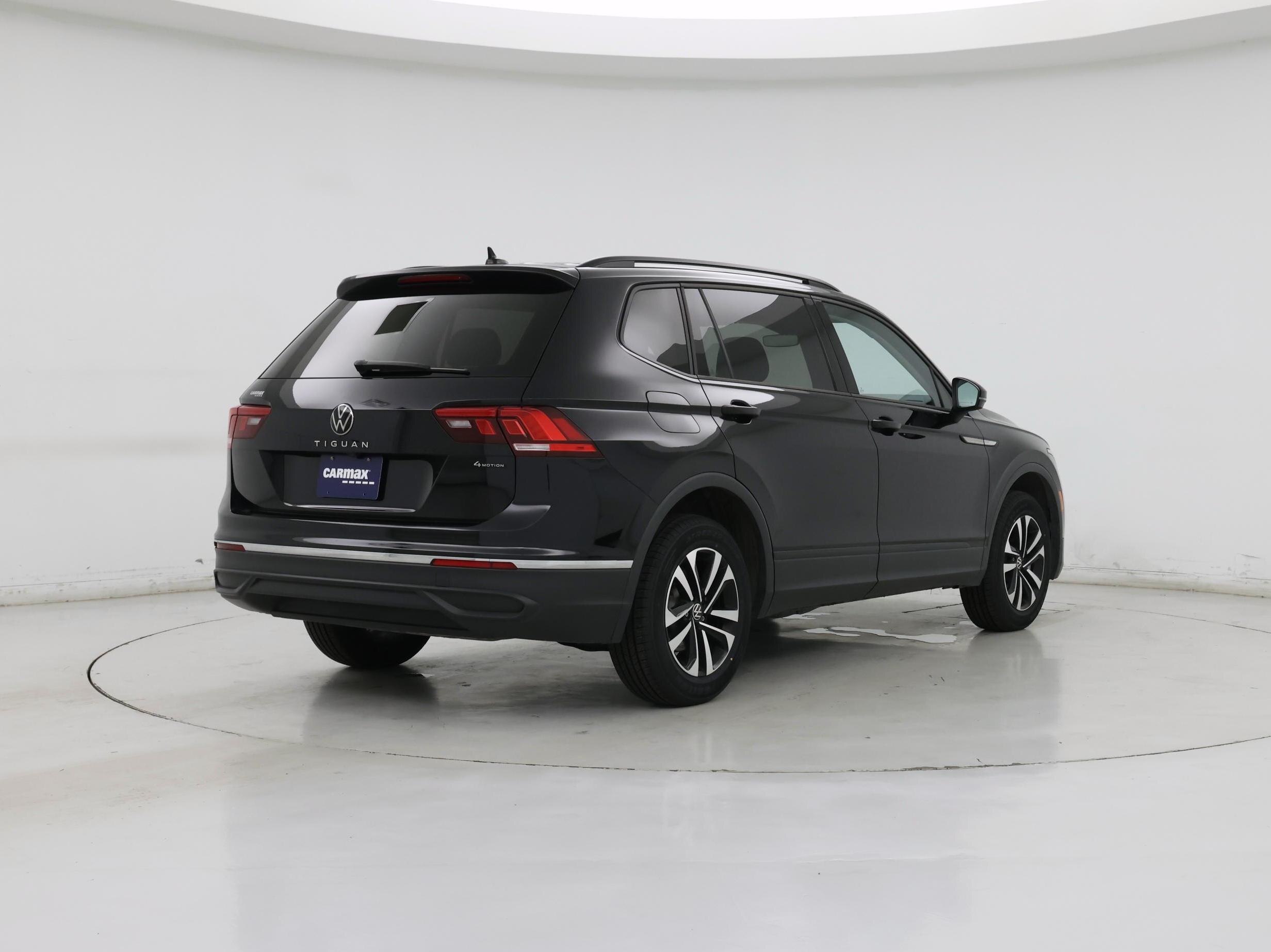 Thumbnail: 2023 Volkswagen Tiguan - 8