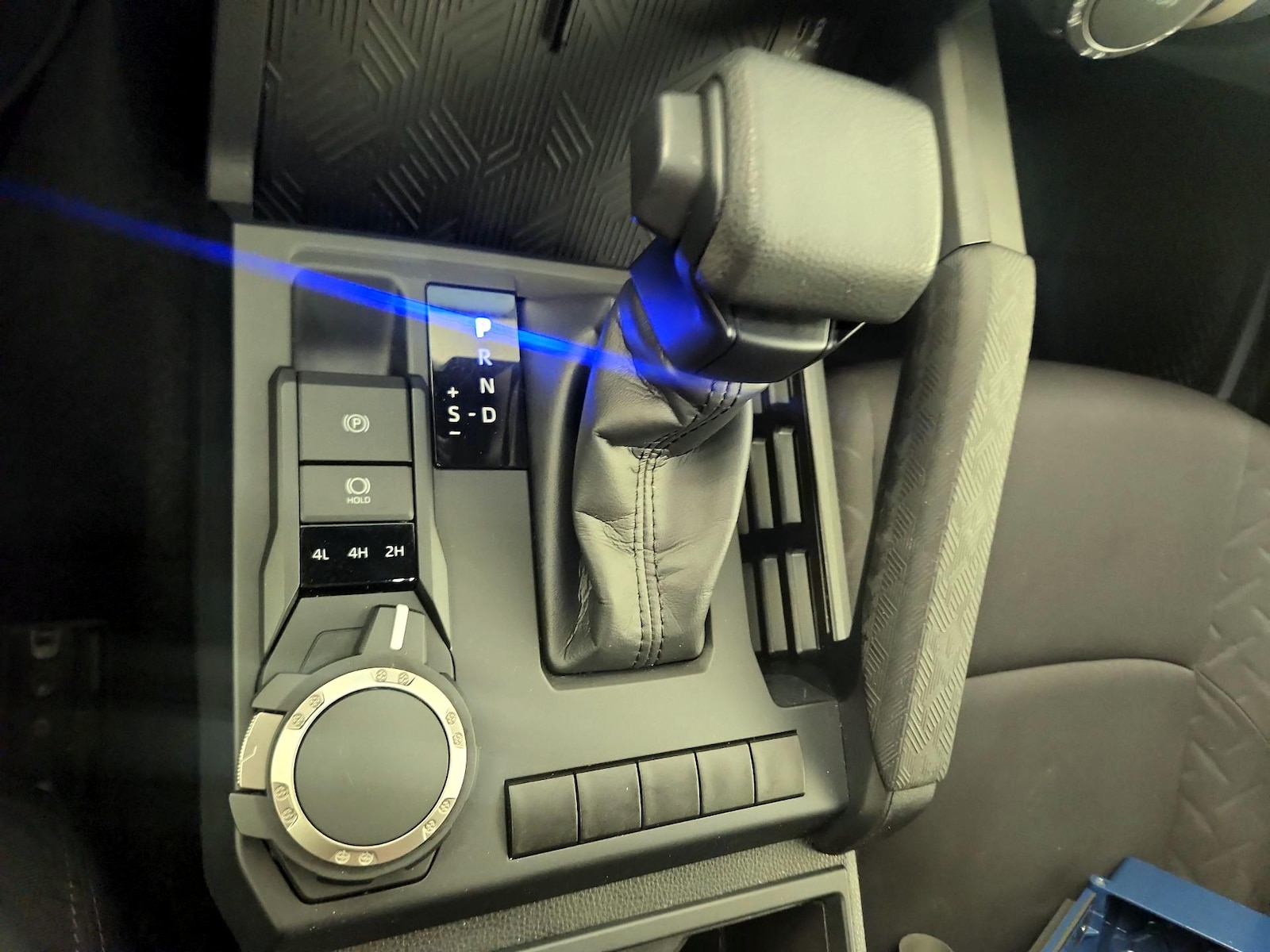 2025 Toyota Tacoma SR - Photo 16