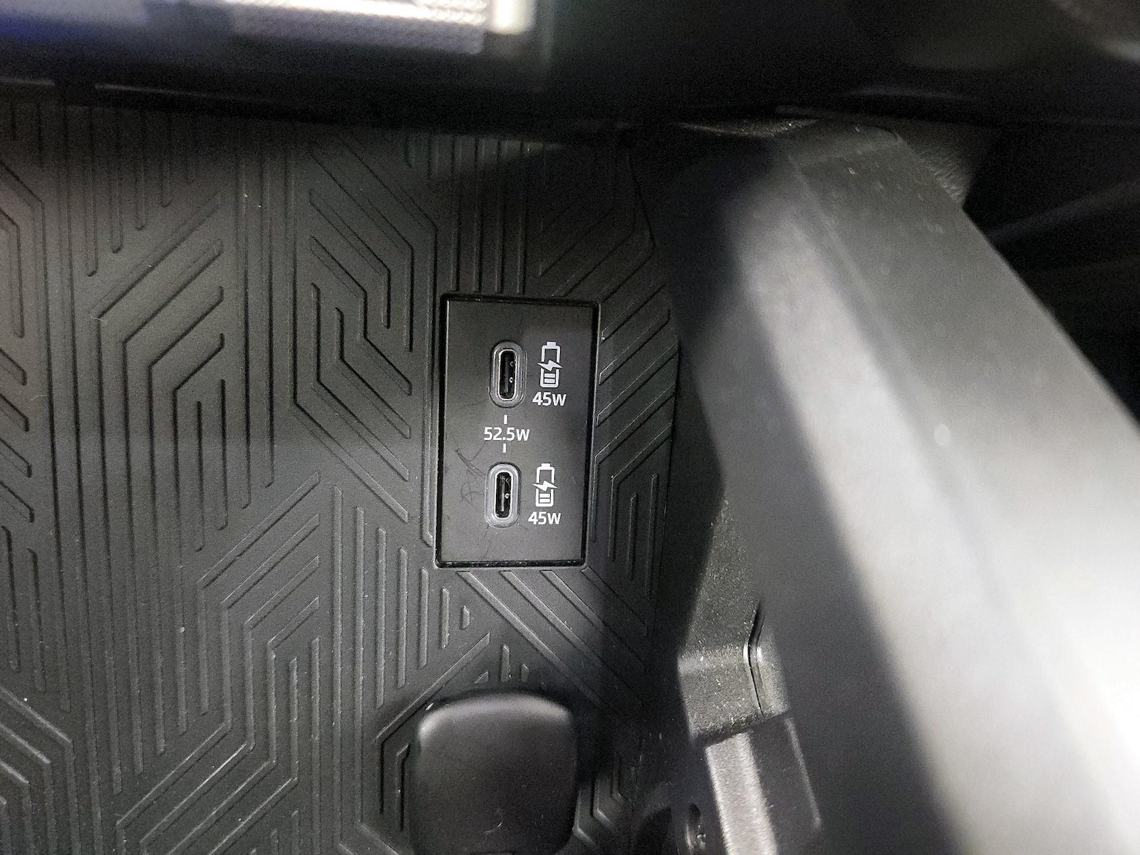 2025 Toyota Tacoma SR - Photo 17