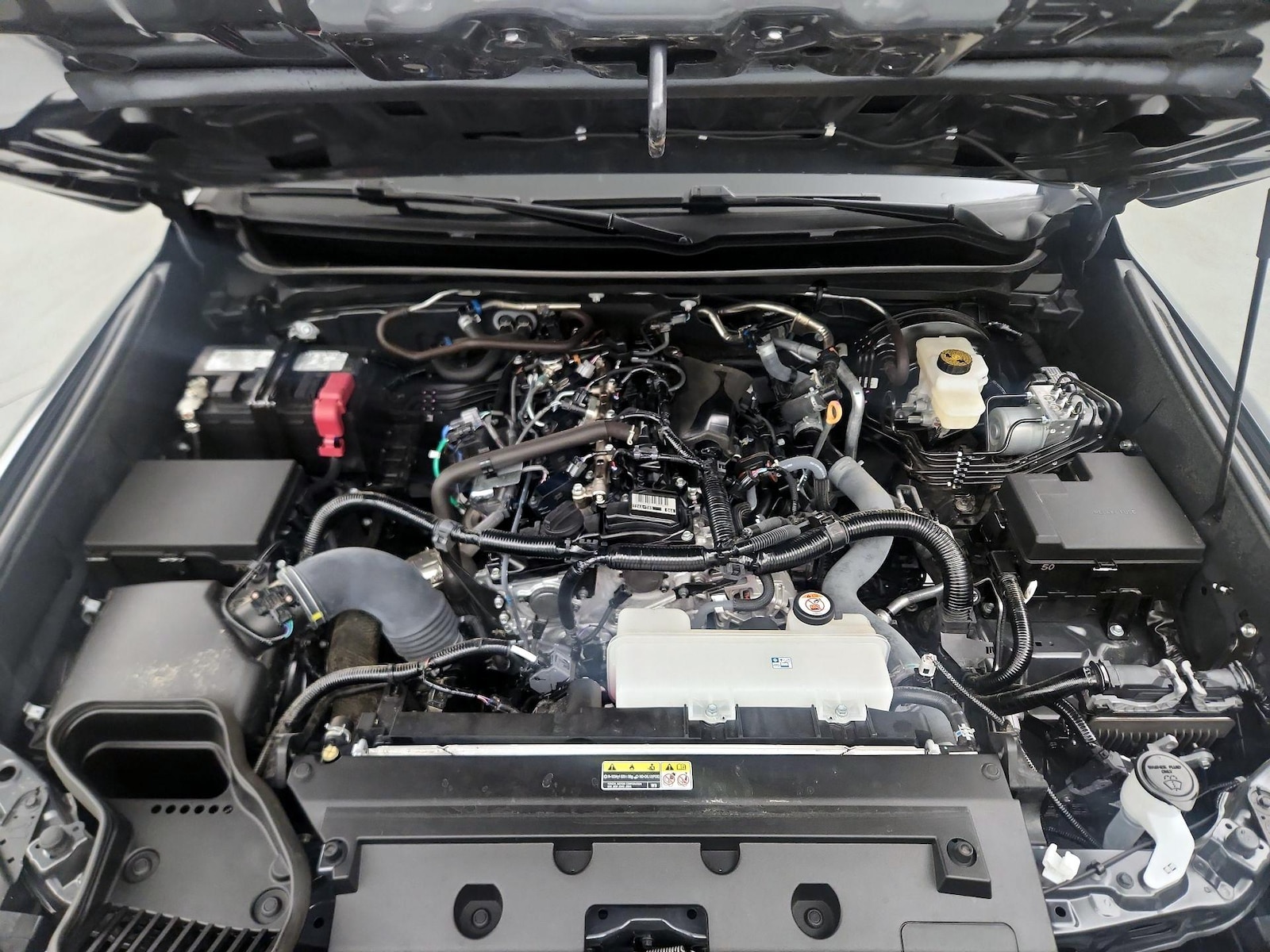 2025 Toyota Tacoma SR - Photo 20