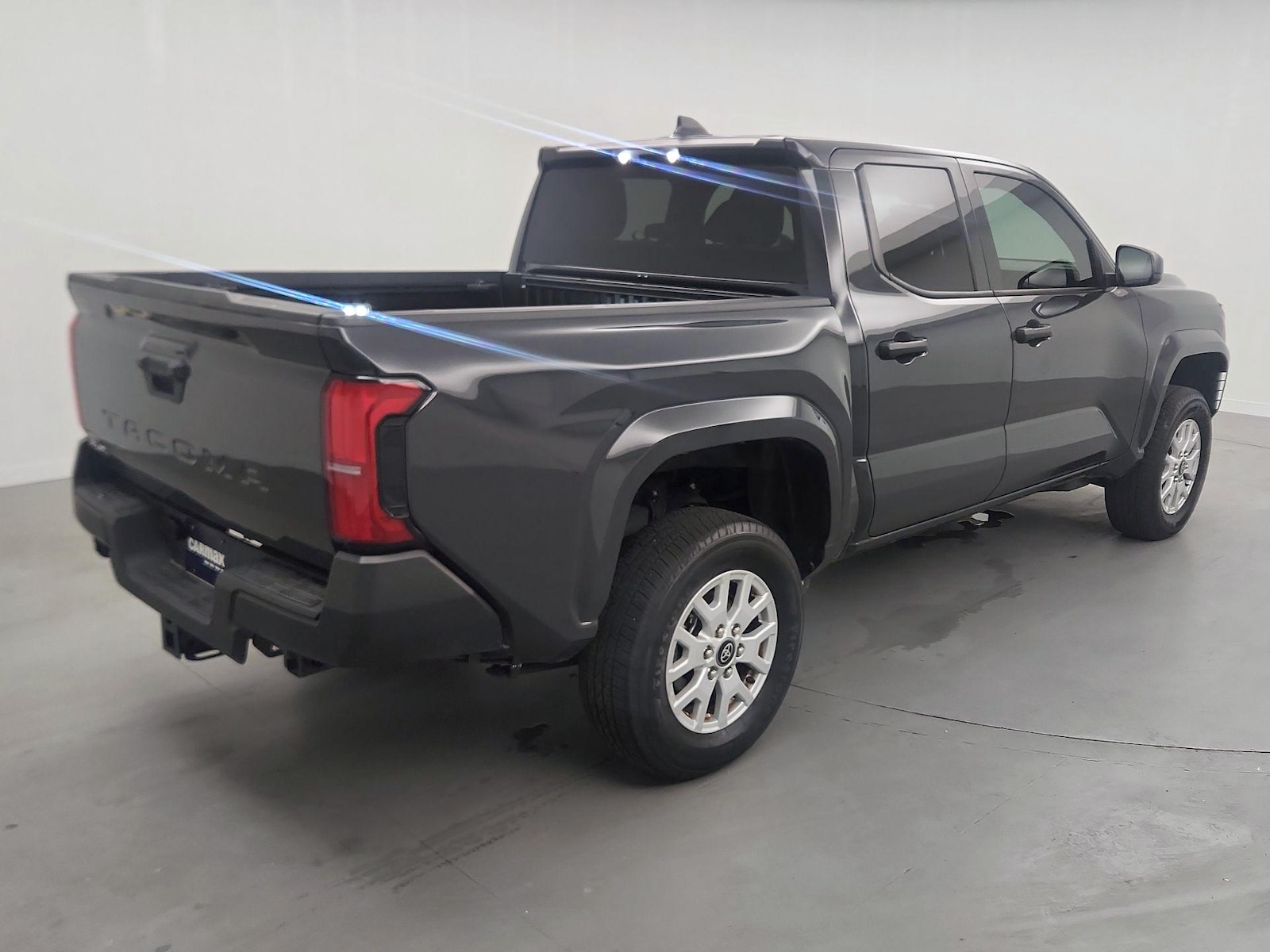 2025 Toyota Tacoma SR - Photo 5
