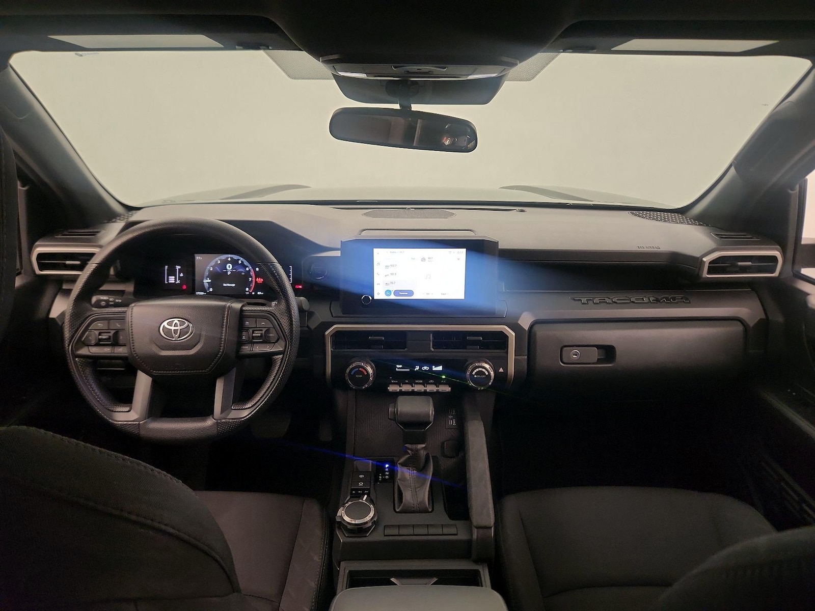 2025 Toyota Tacoma SR - Photo 8