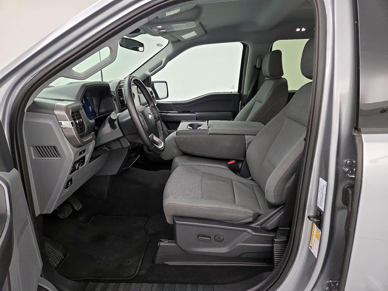 2025 Ford F-150 XLT - Photo 12