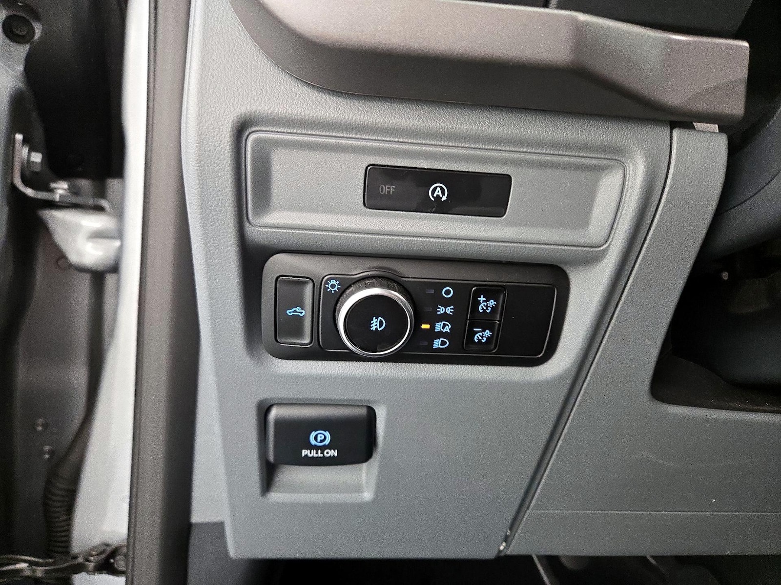 2025 Ford F-150 XLT - Photo 14