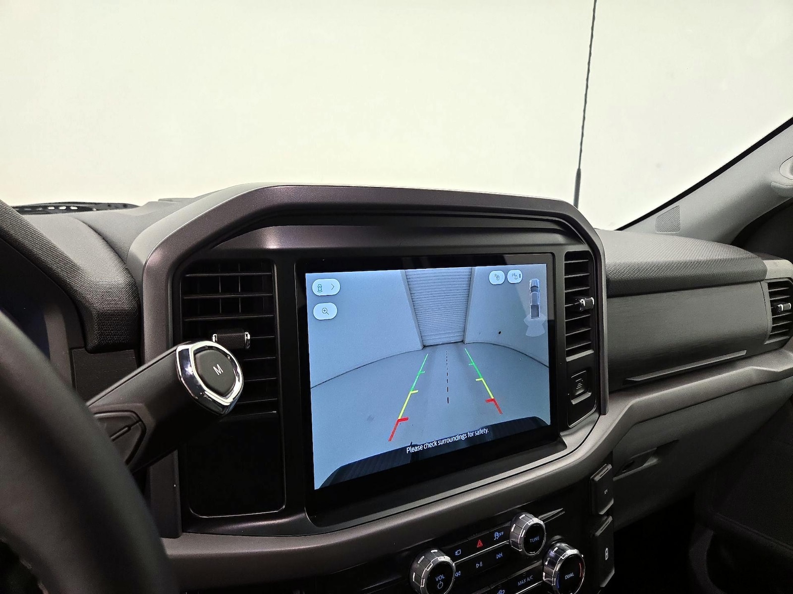 2025 Ford F-150 XLT - Photo 15