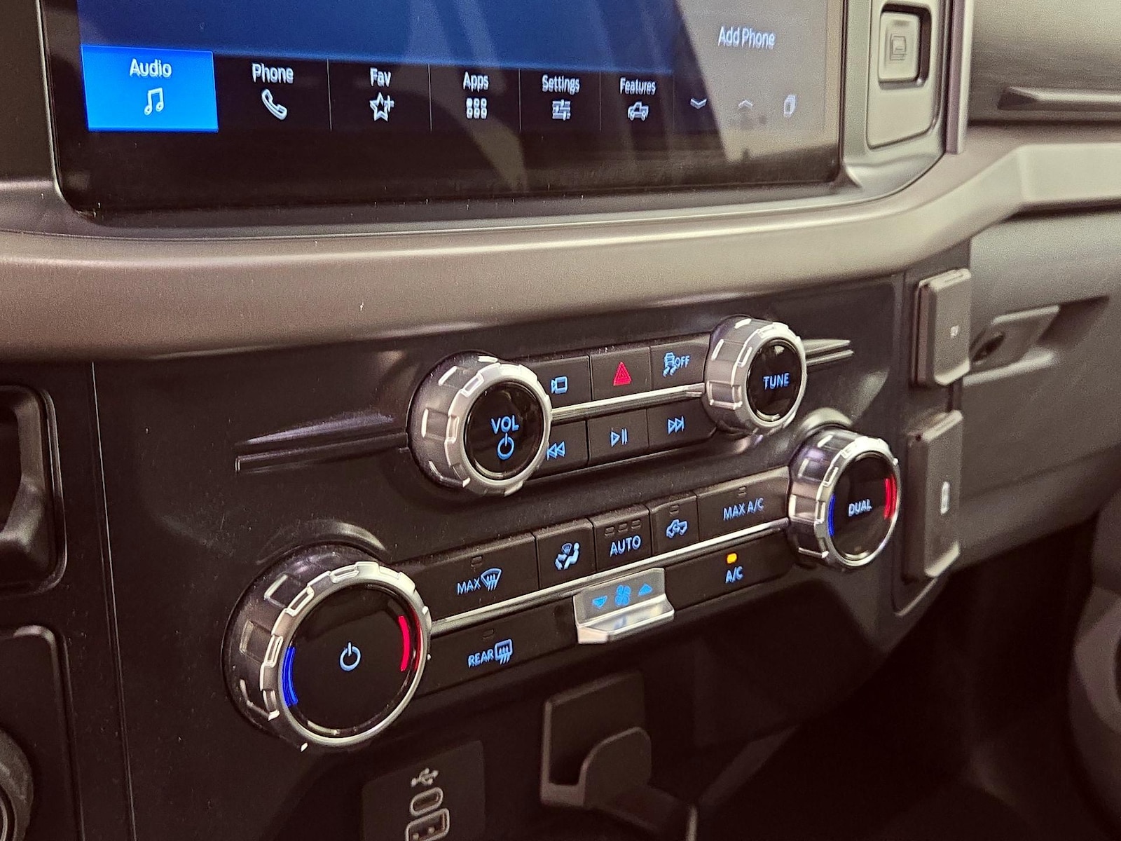 2025 Ford F-150 XLT - Photo 17