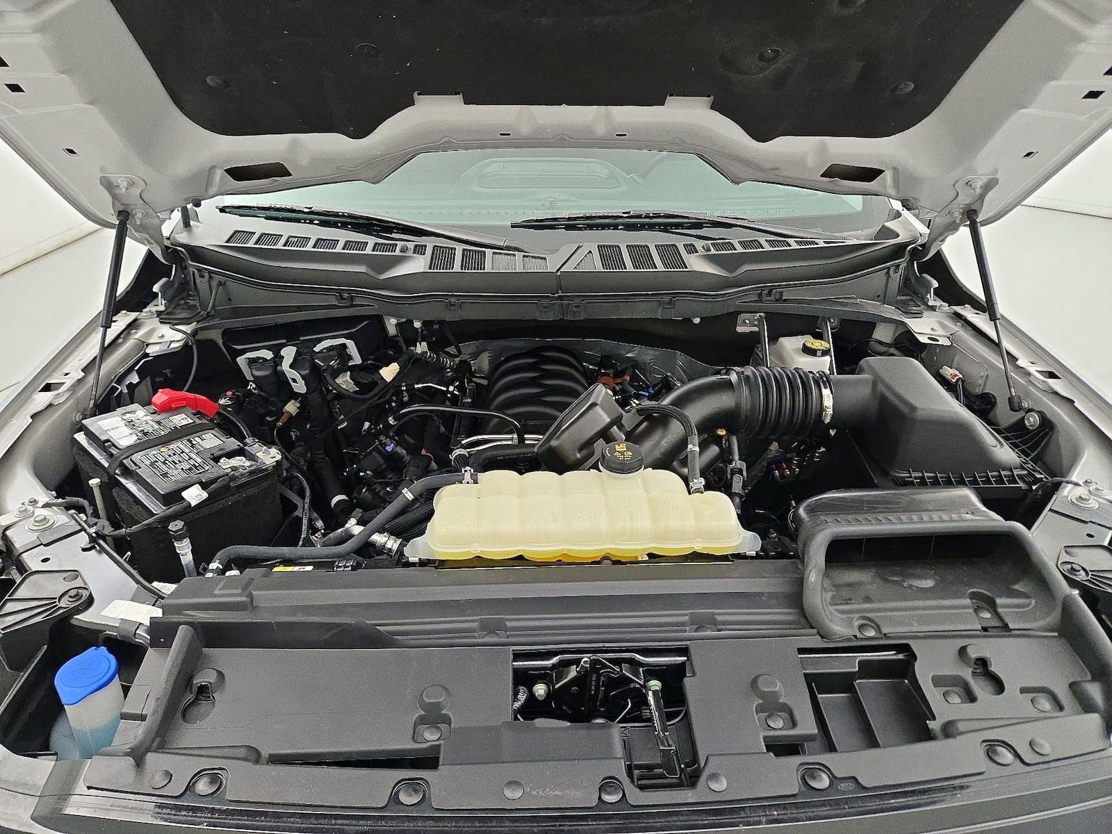 2025 Ford F-150 XLT - Photo 22