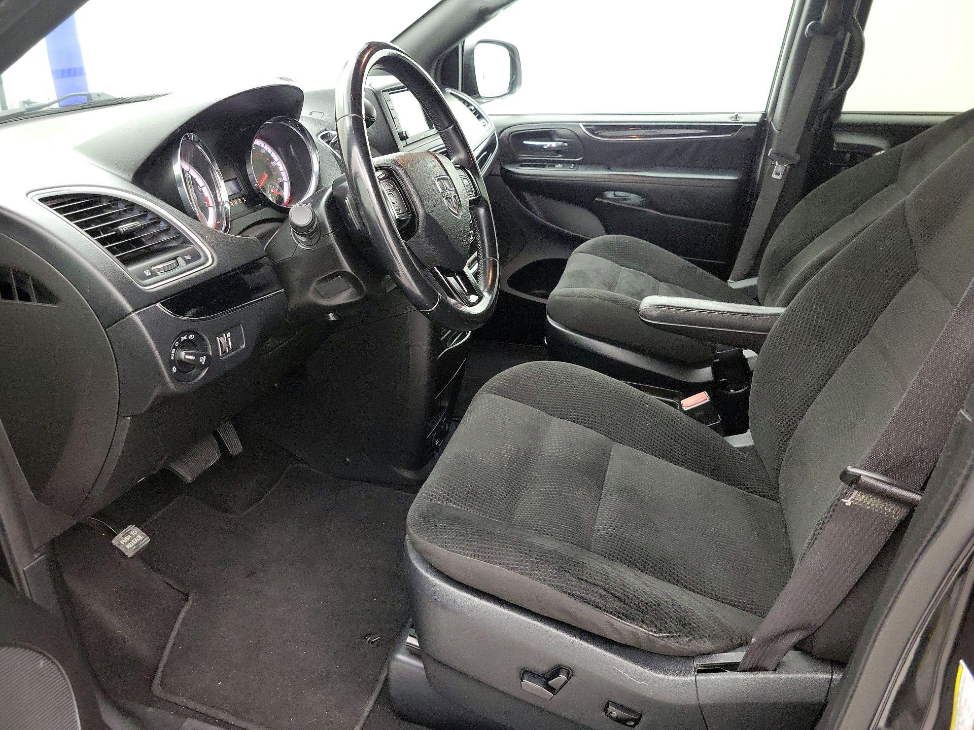 Thumbnail: 2020 Dodge Grand Caravan - 11