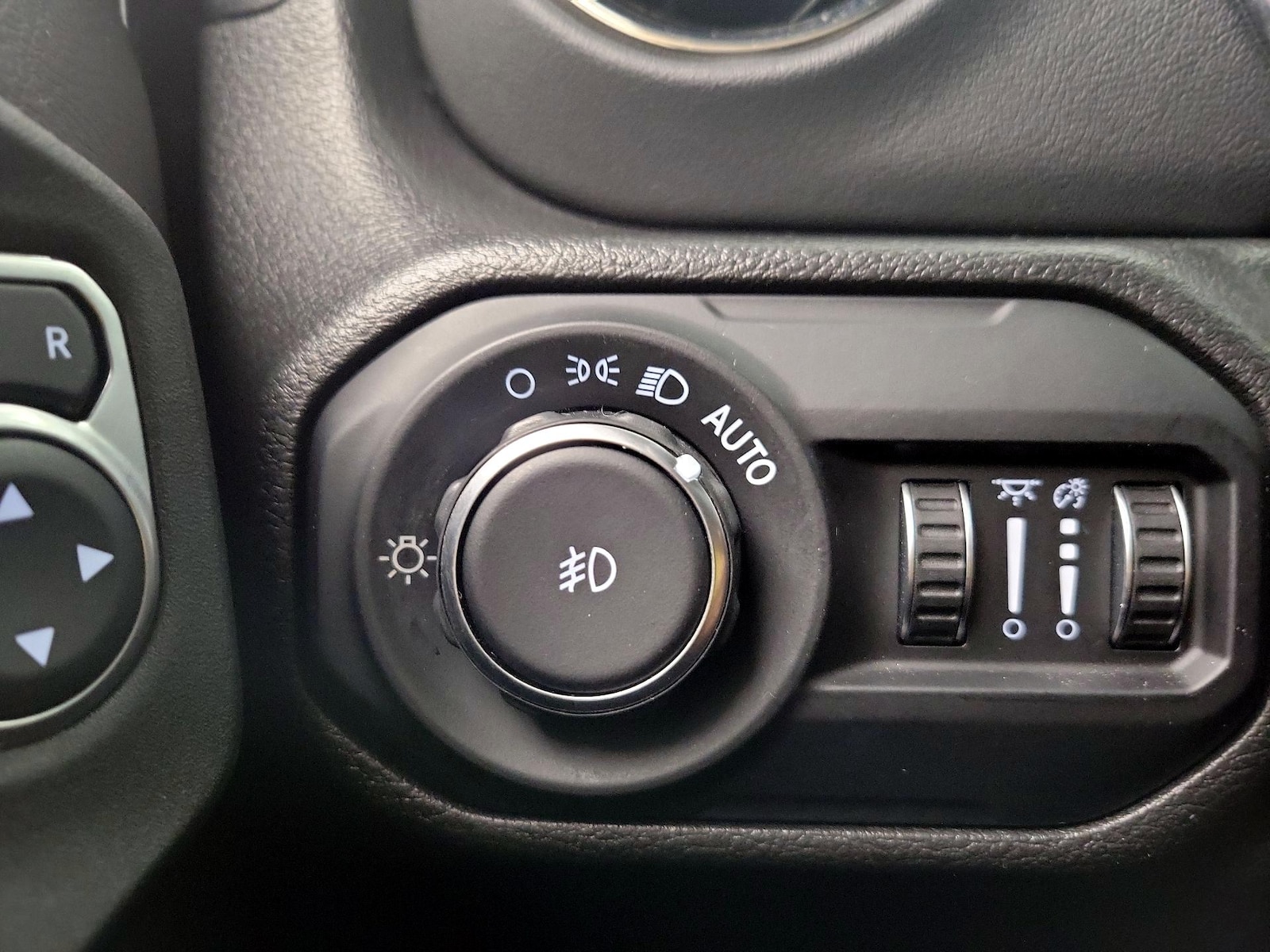 2022 Jeep Wrangler Unlimited High Altitude - Photo 14