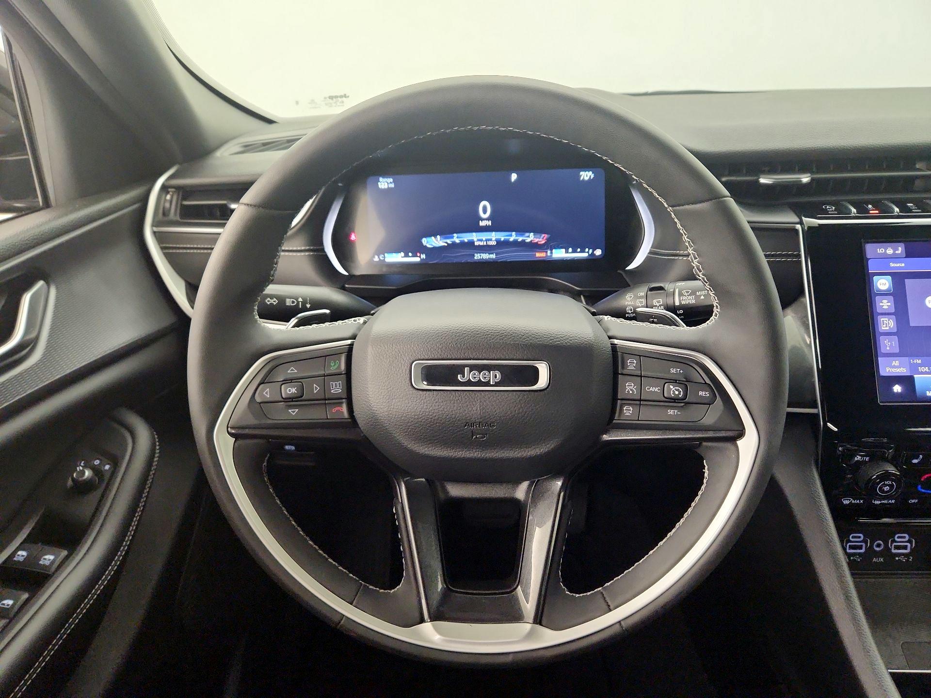Thumbnail: 2023 Jeep Grand Cherokee - 10