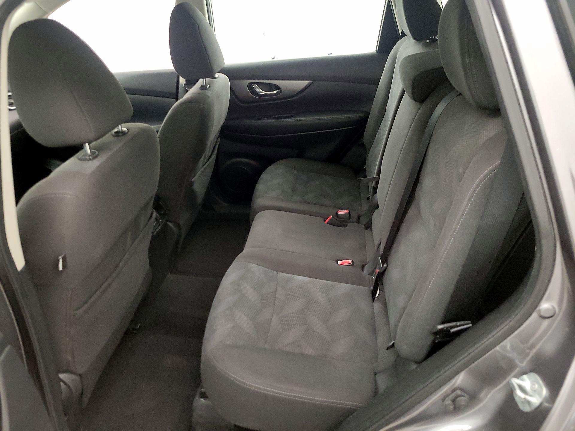 Thumbnail: 2016 Nissan Rogue - 19