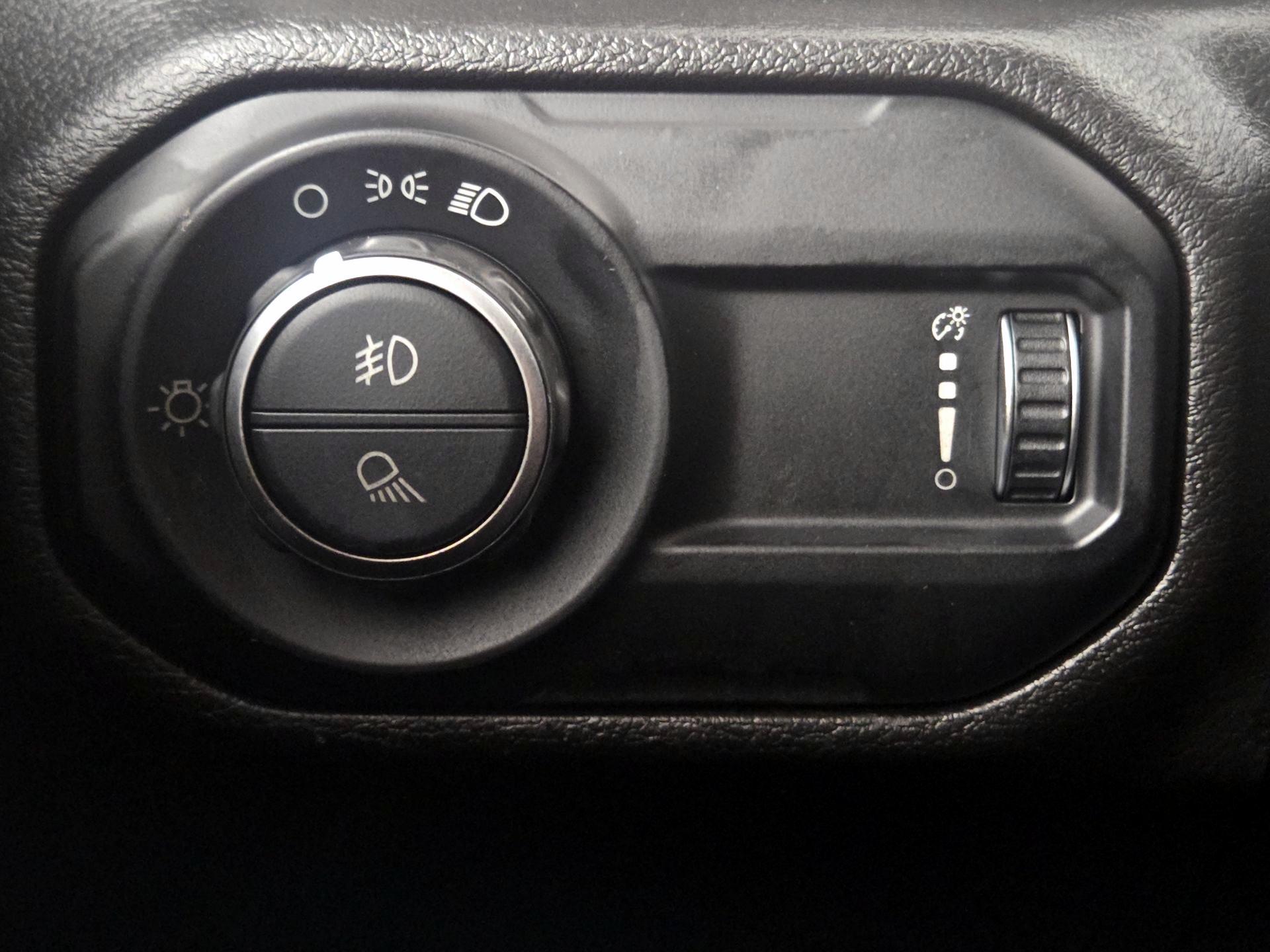 Thumbnail: 2023 Jeep Gladiator - 13