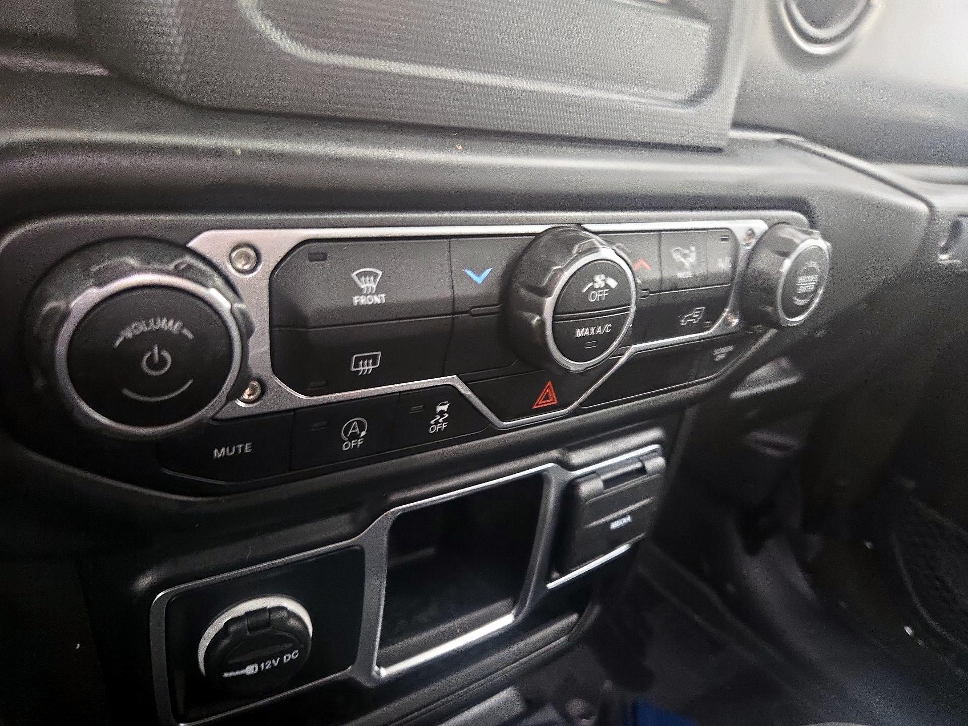 Thumbnail: 2023 Jeep Gladiator - 16