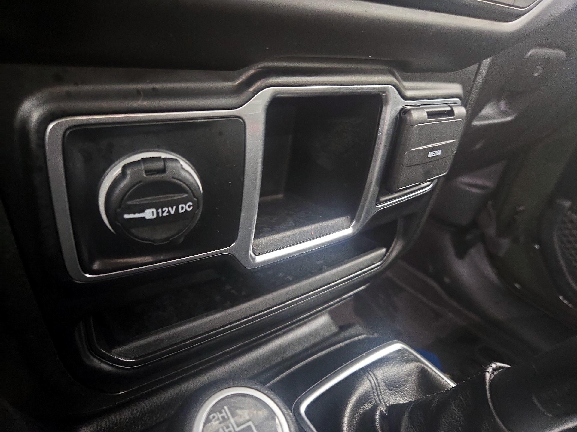 Thumbnail: 2023 Jeep Gladiator - 18
