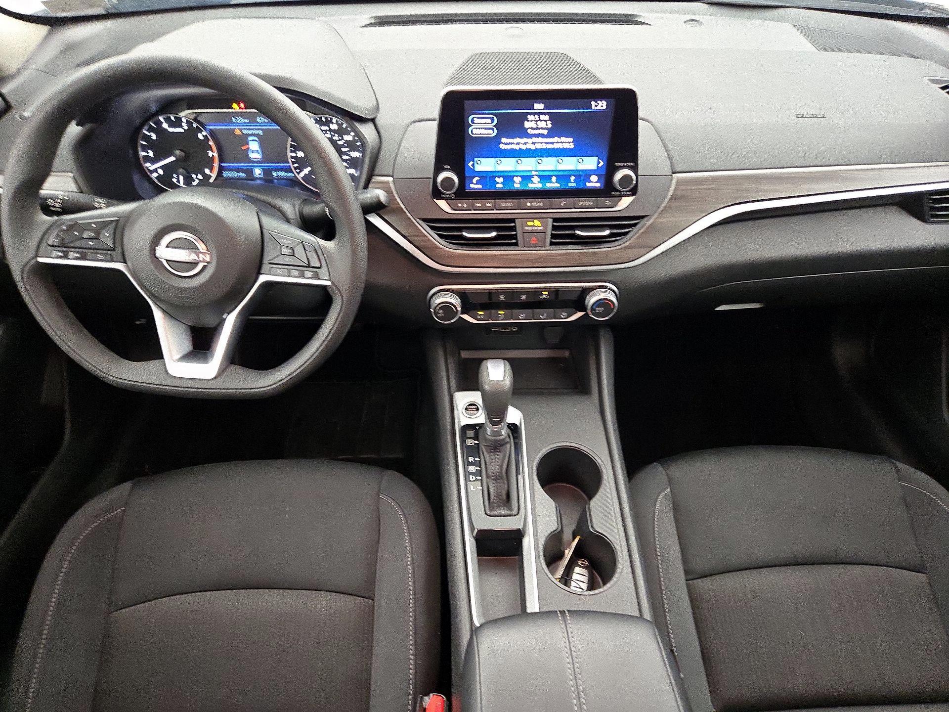 Thumbnail: 2025 Nissan Altima - 9