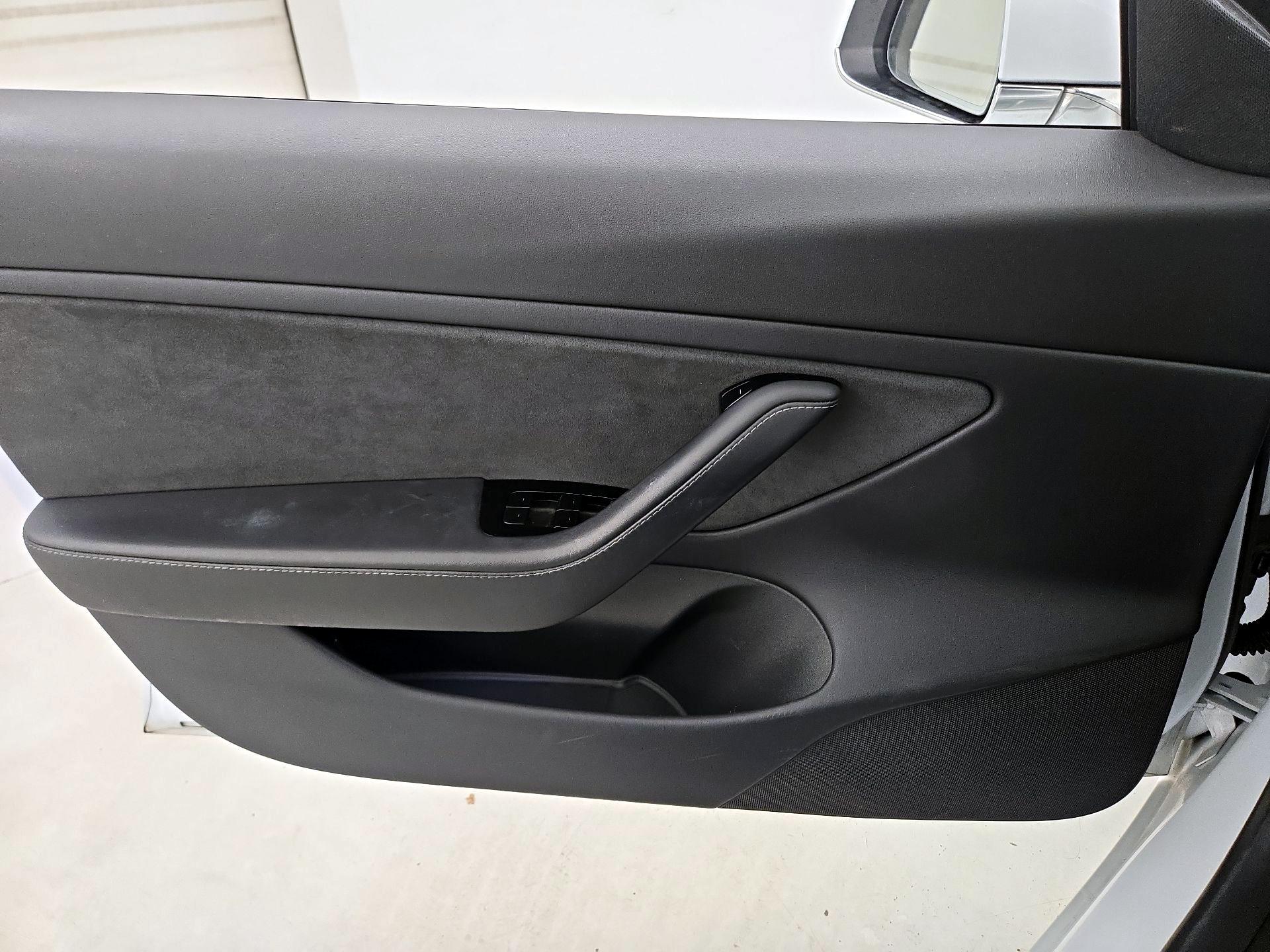 Thumbnail: 2019 Tesla Model 3 - 12