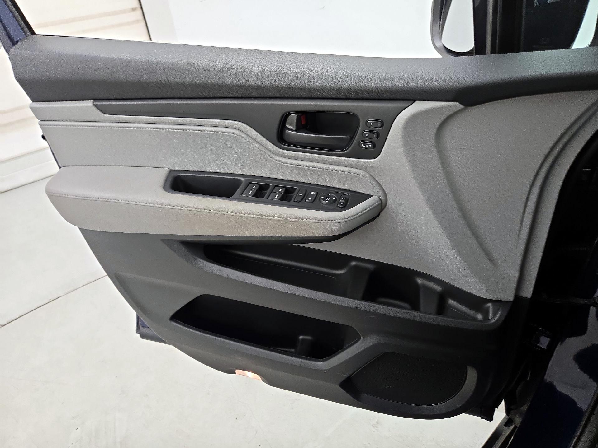 Thumbnail: 2023 Honda Odyssey - 12