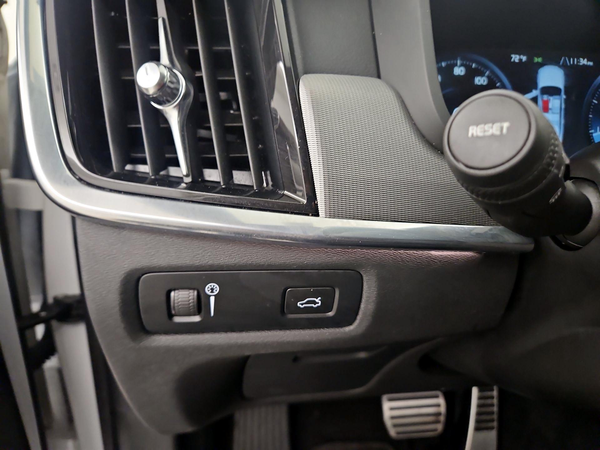 Thumbnail: 2020 Volvo S90 - 13
