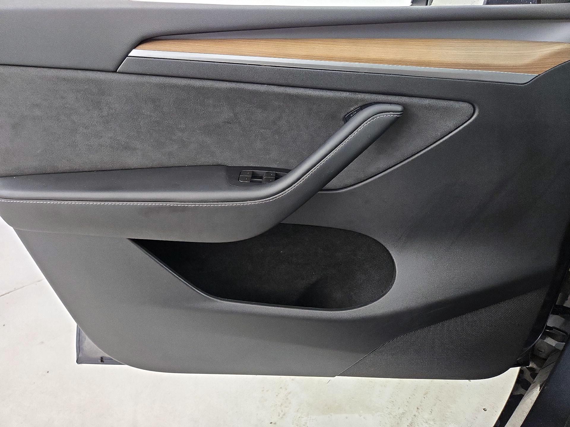 Thumbnail: 2023 Tesla Model Y - 12