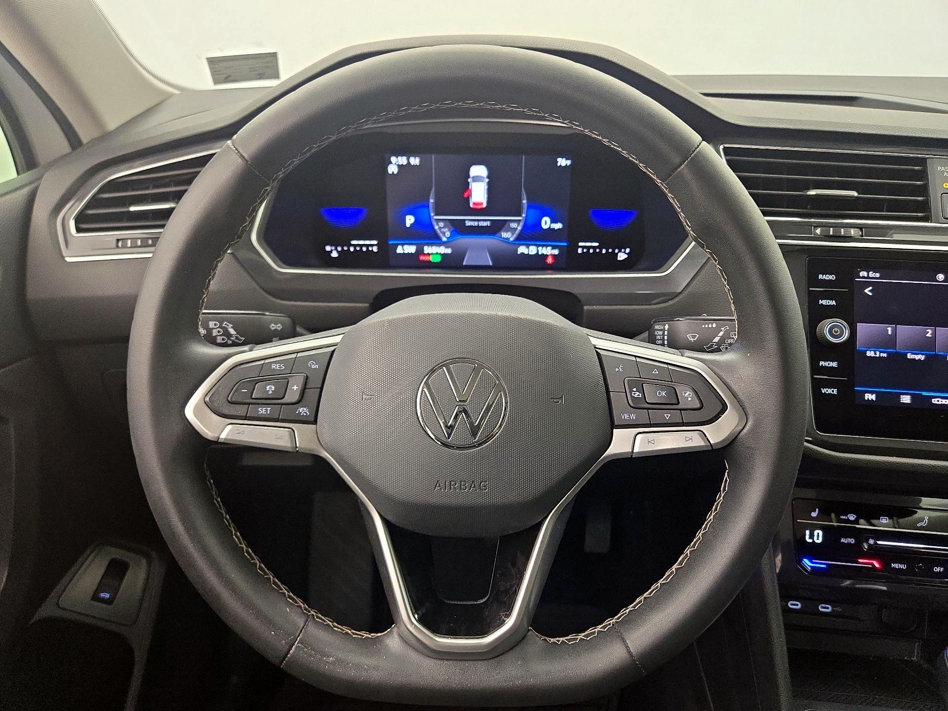 Thumbnail: 2022 Volkswagen Tiguan - 10