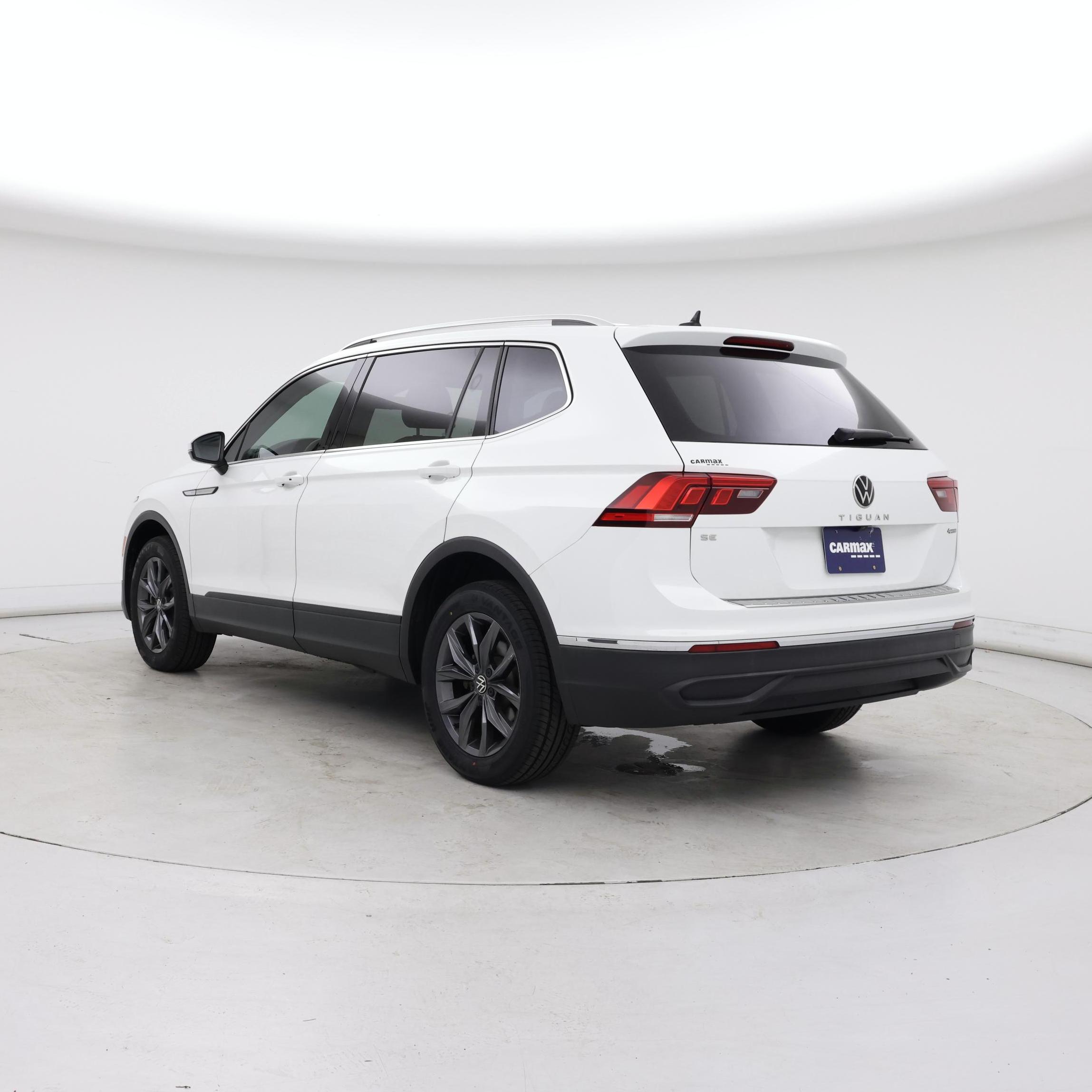Thumbnail: 2022 Volkswagen Tiguan - 2
