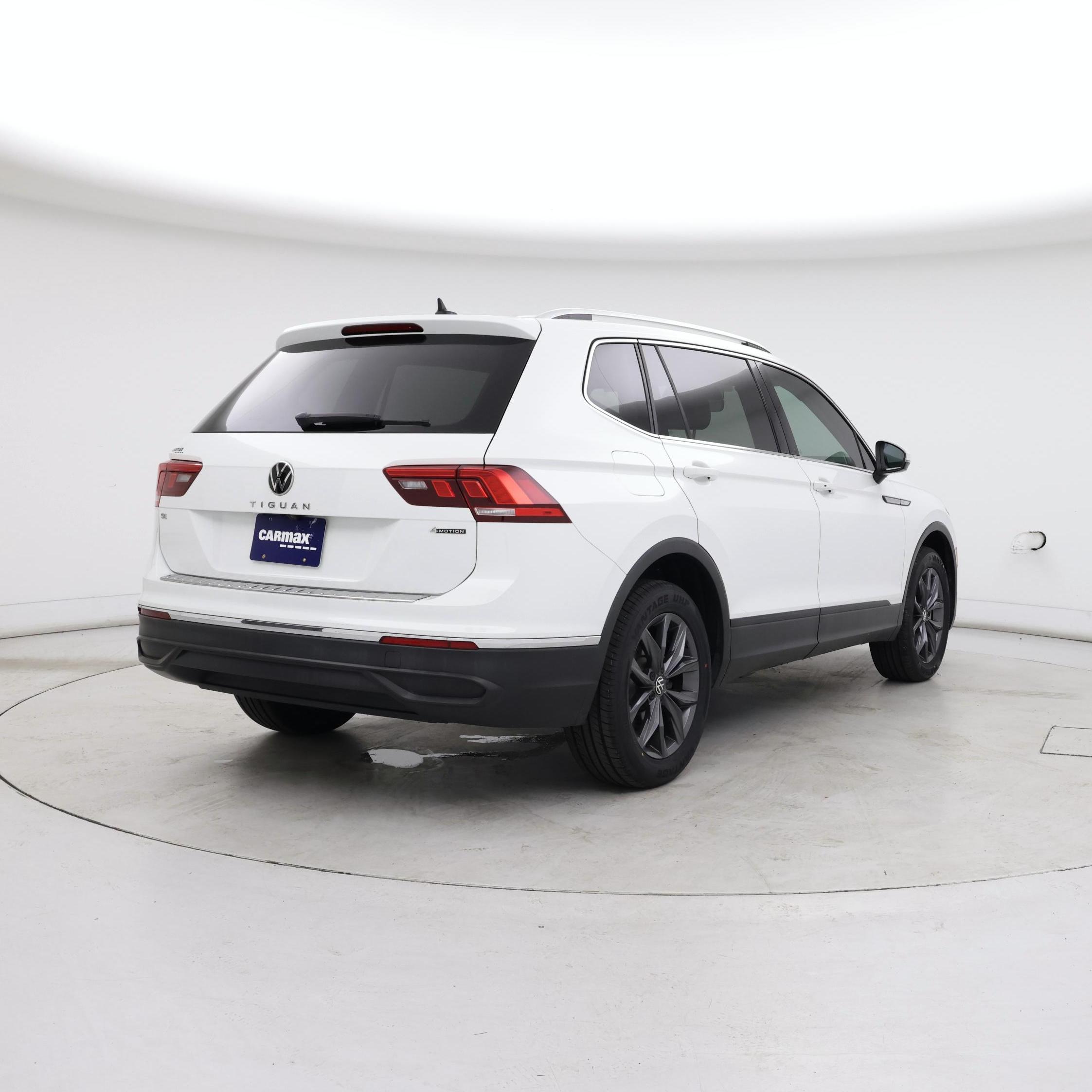 Thumbnail: 2022 Volkswagen Tiguan - 8