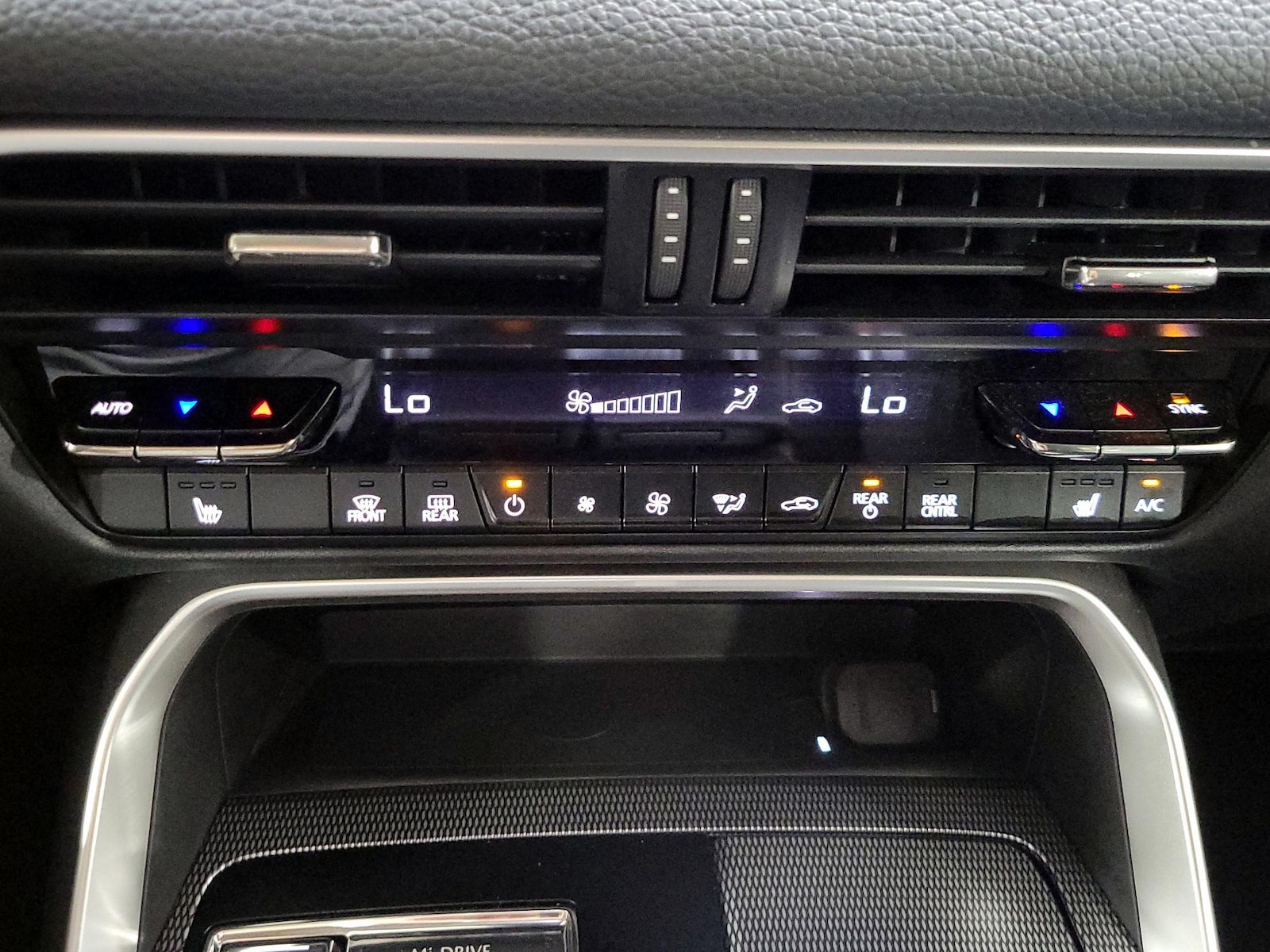2024 Mazda CX-90 Premium Package - Photo 18