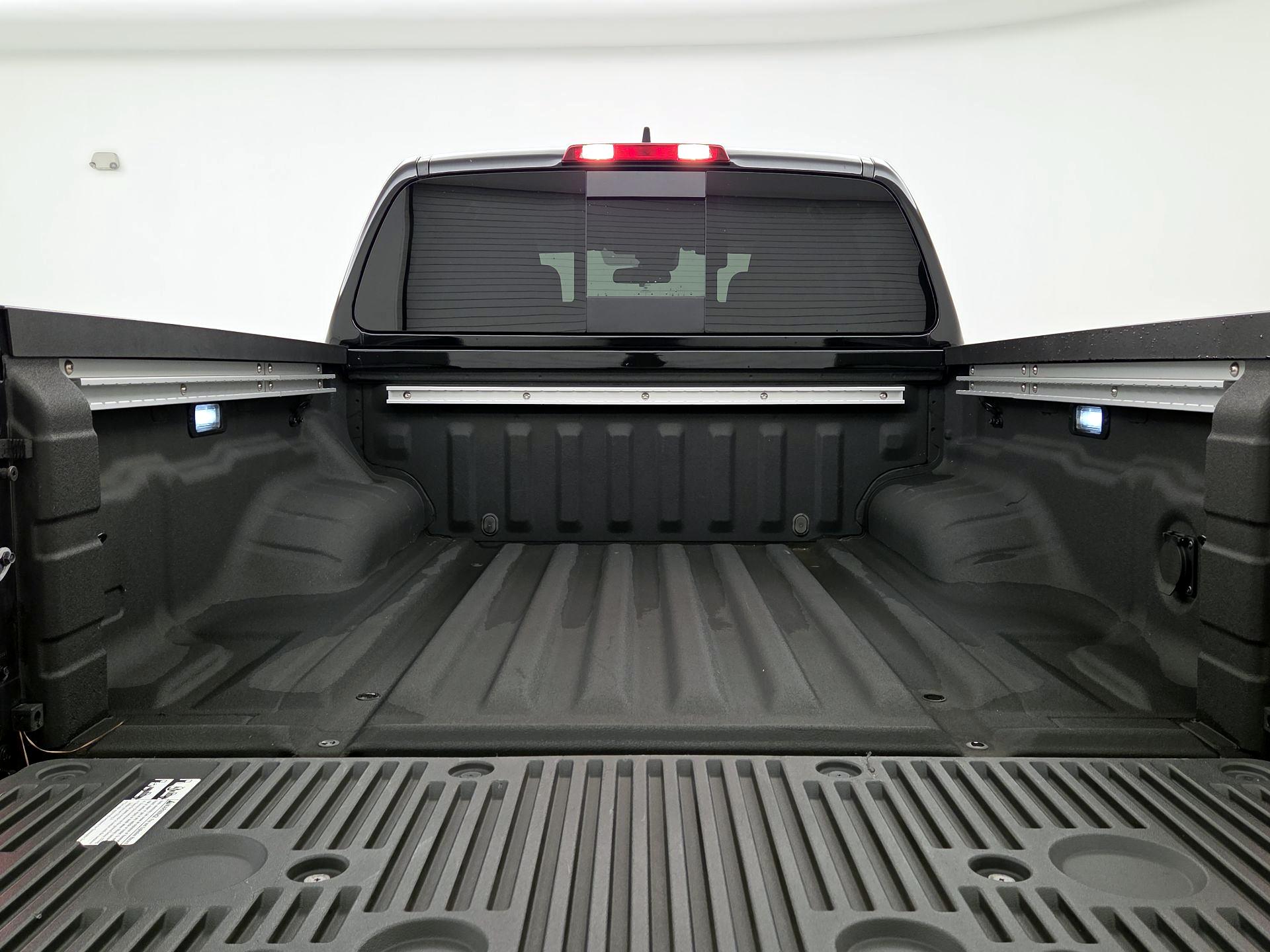 Thumbnail: 2023 Nissan Frontier - 20