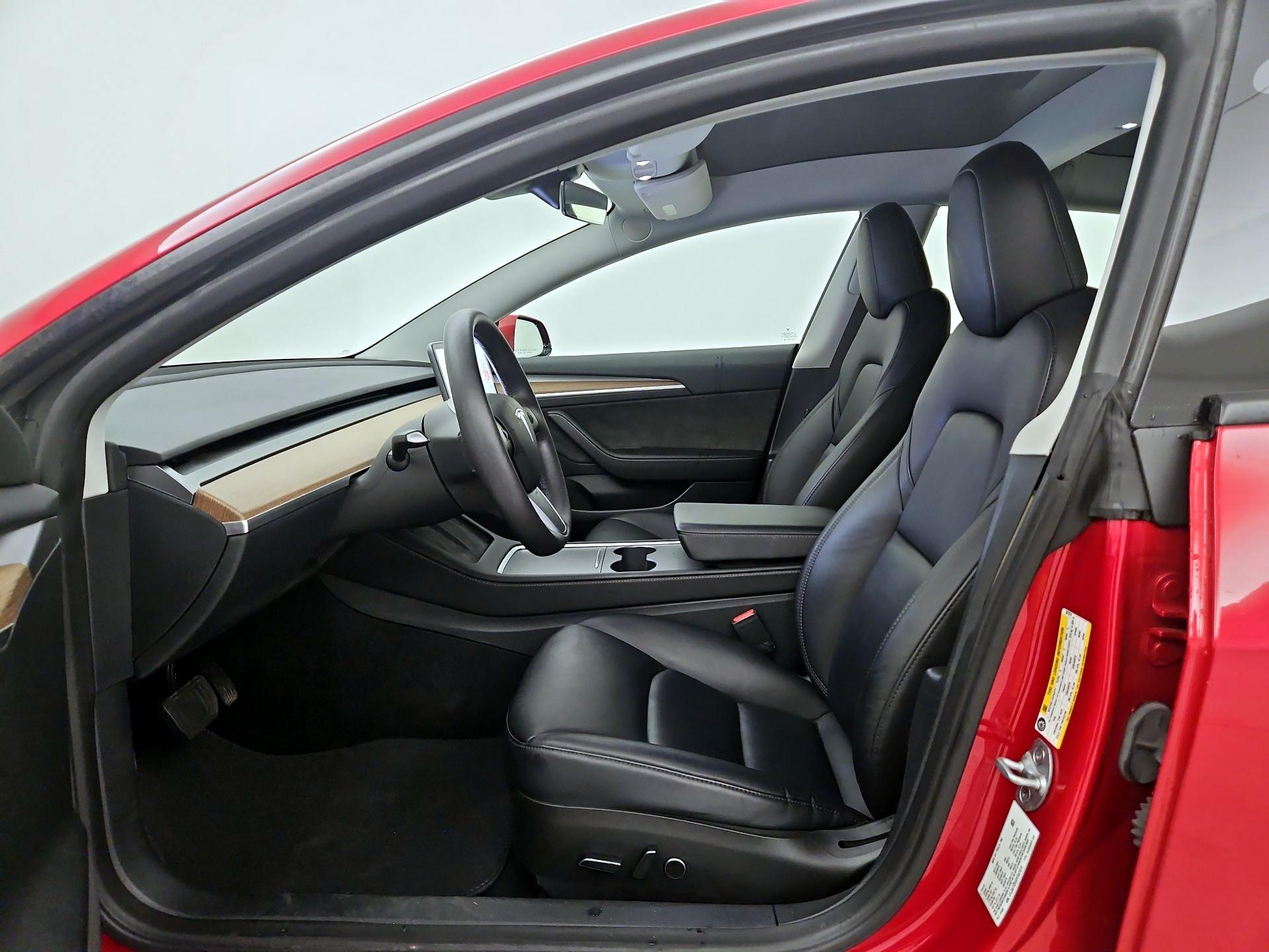 Thumbnail: 2023 Tesla Model 3 - 11