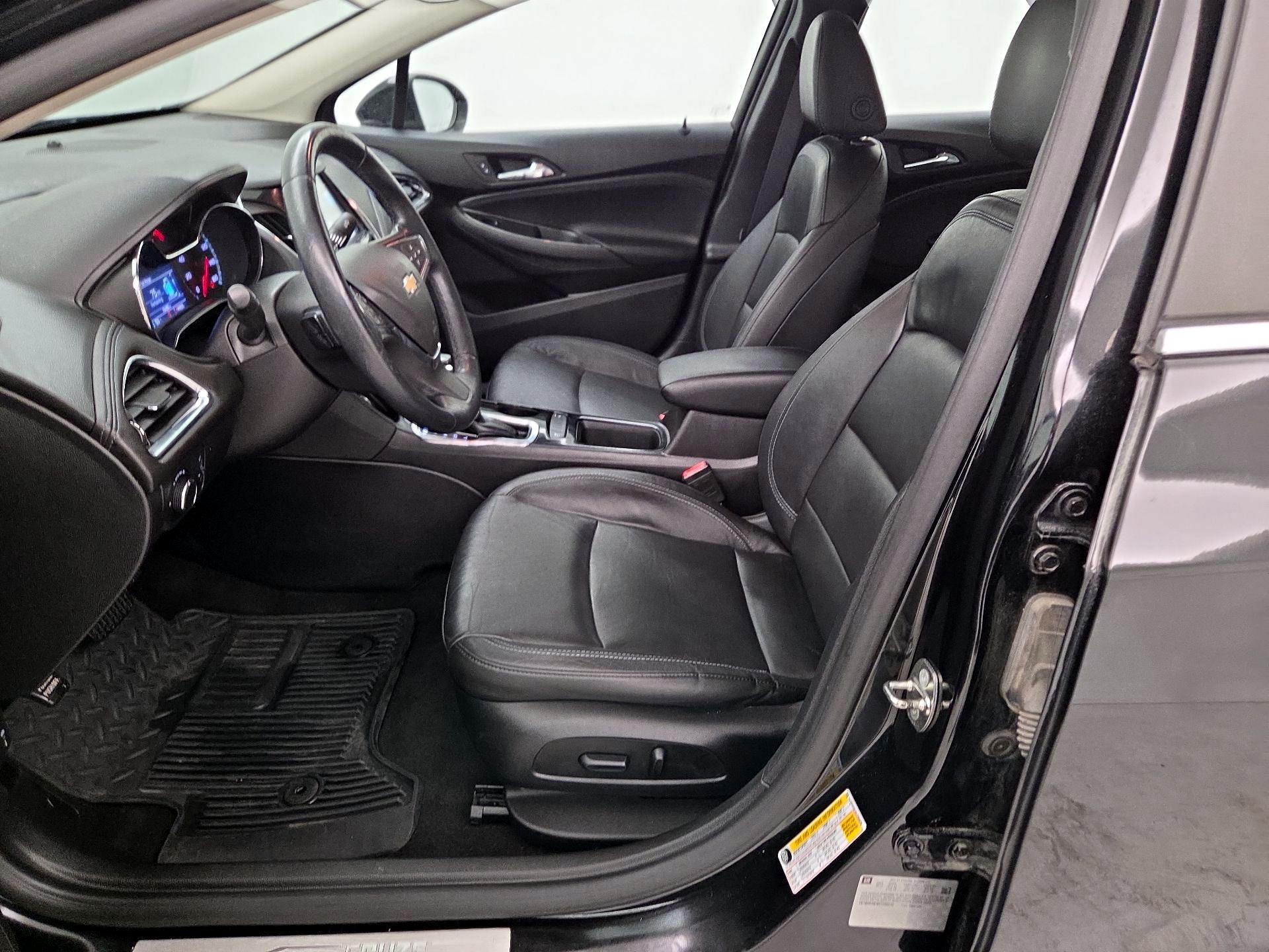 Thumbnail: 2017 Chevrolet Cruze - 11